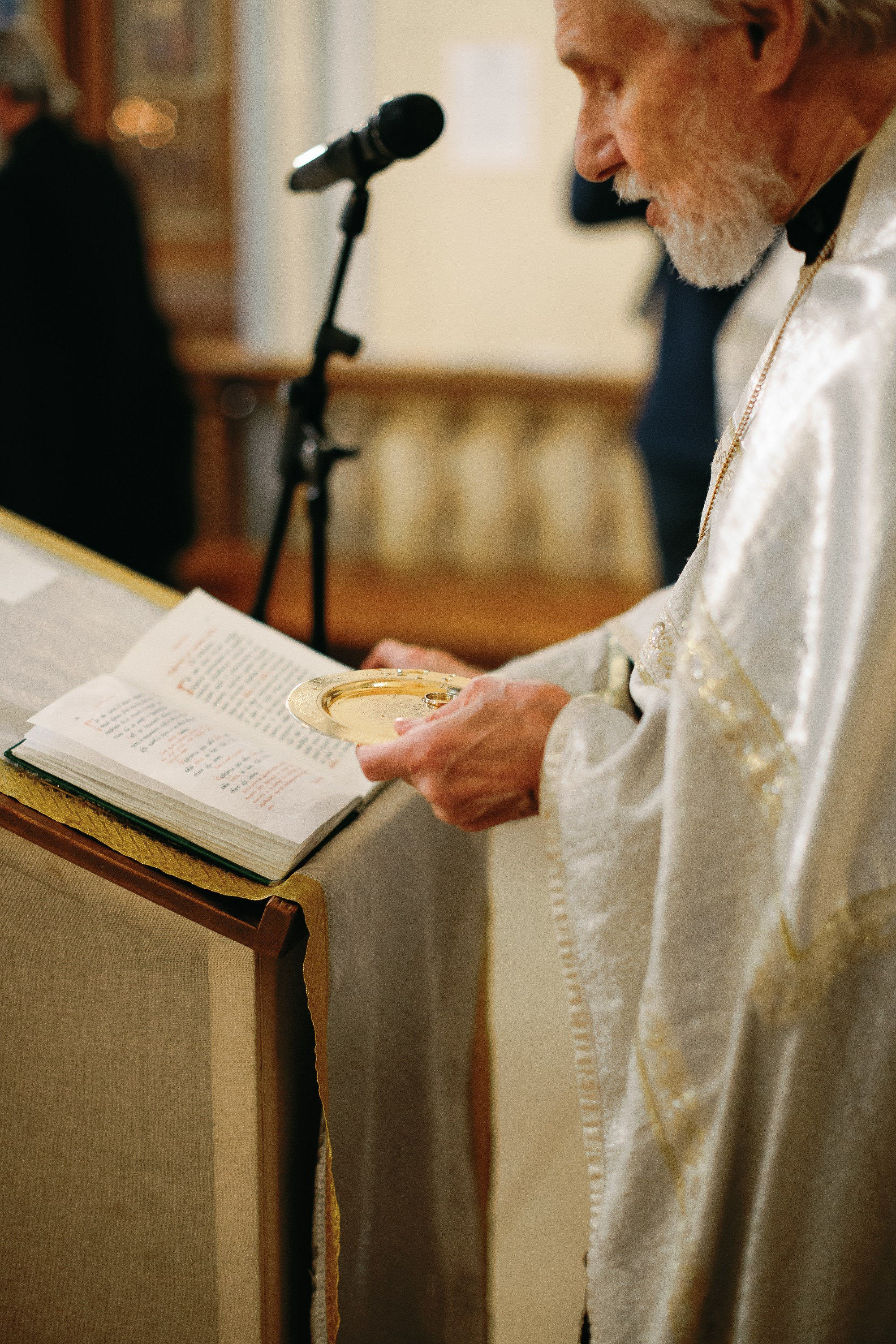 Венчание в храме свв. бесср. Космы и Дамиана в Шубине. Фотограф Арсений Юревич.