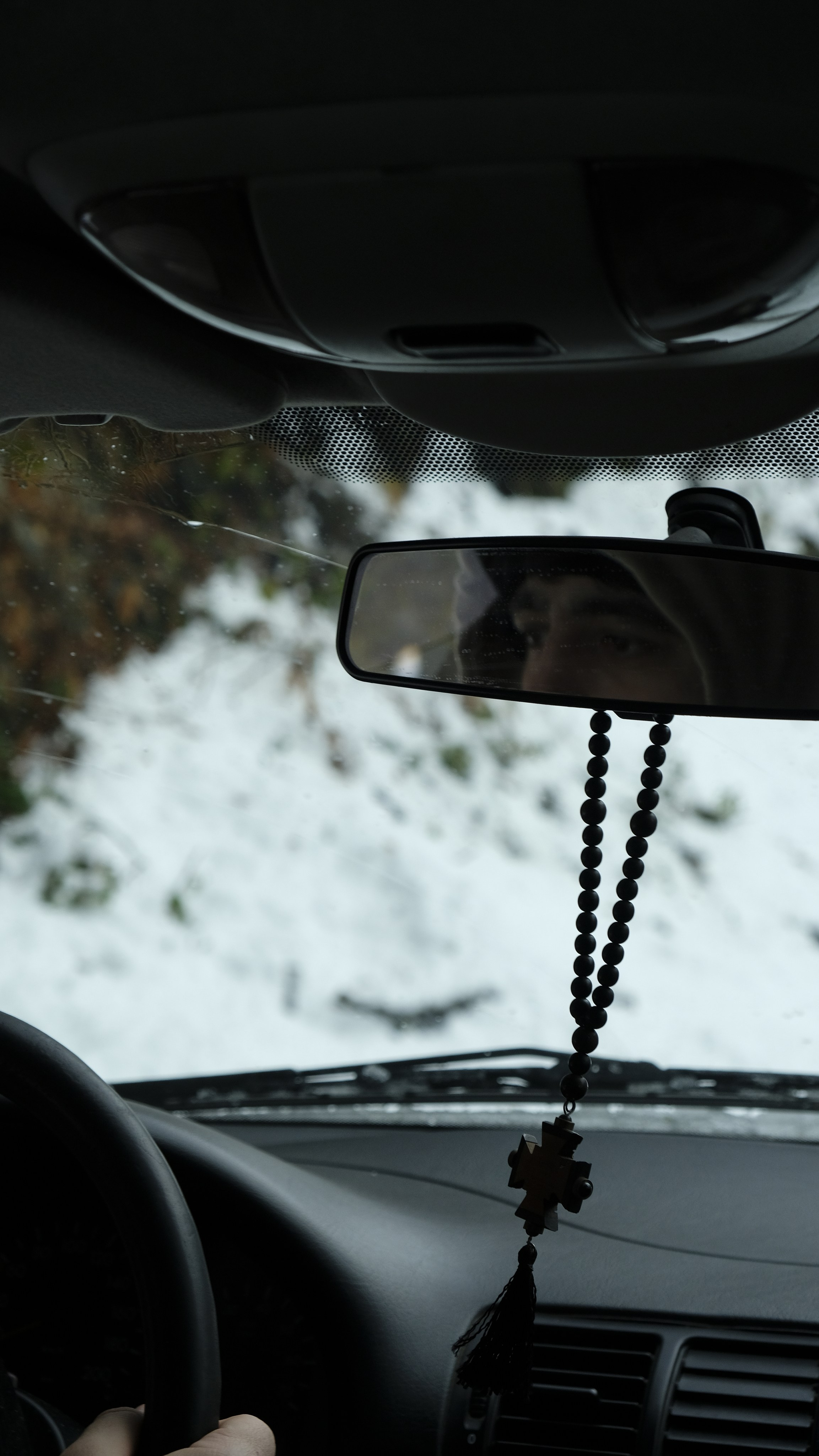 Сталинская дача на Рице зимой. Главная