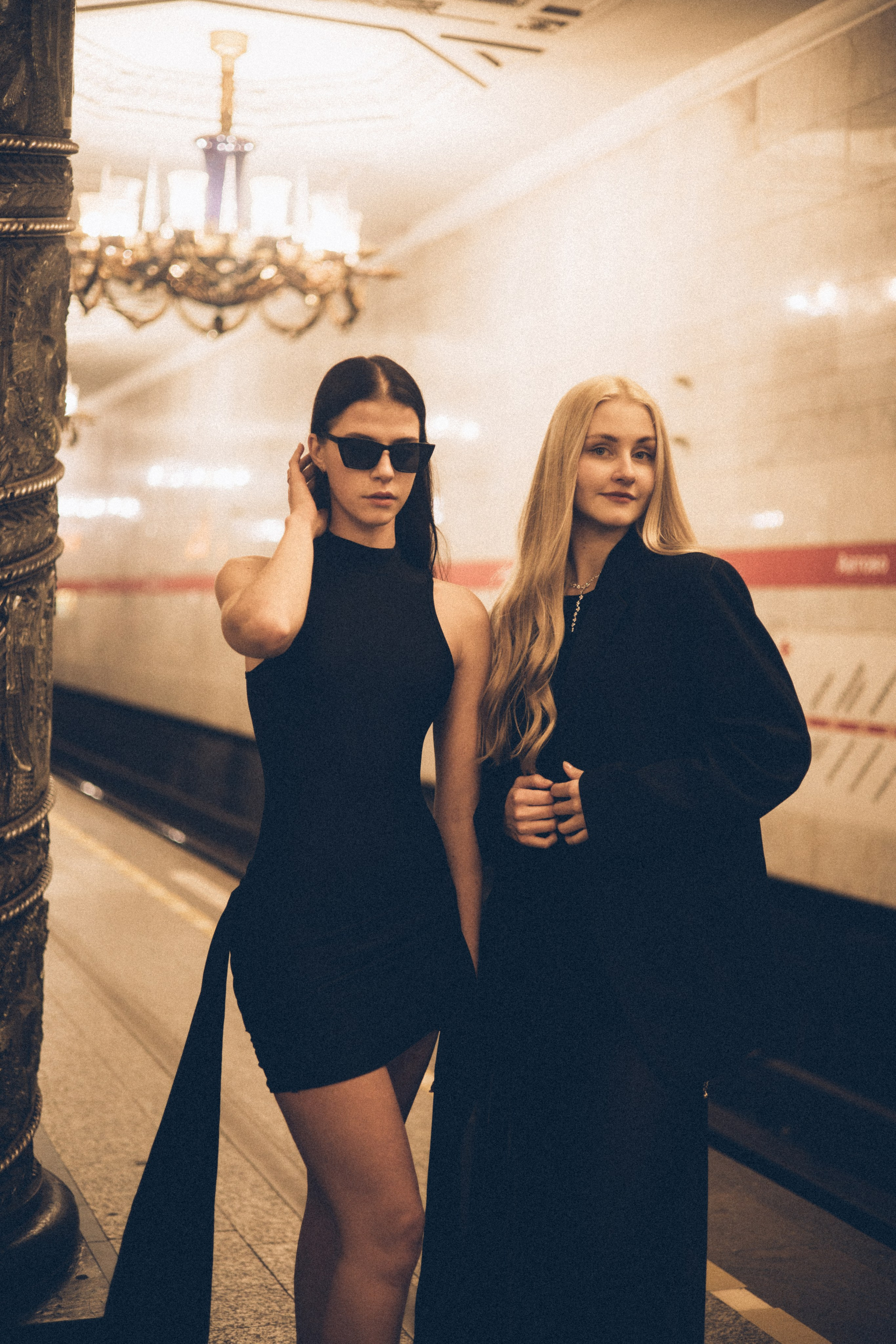 Лиза и Вика. Главная