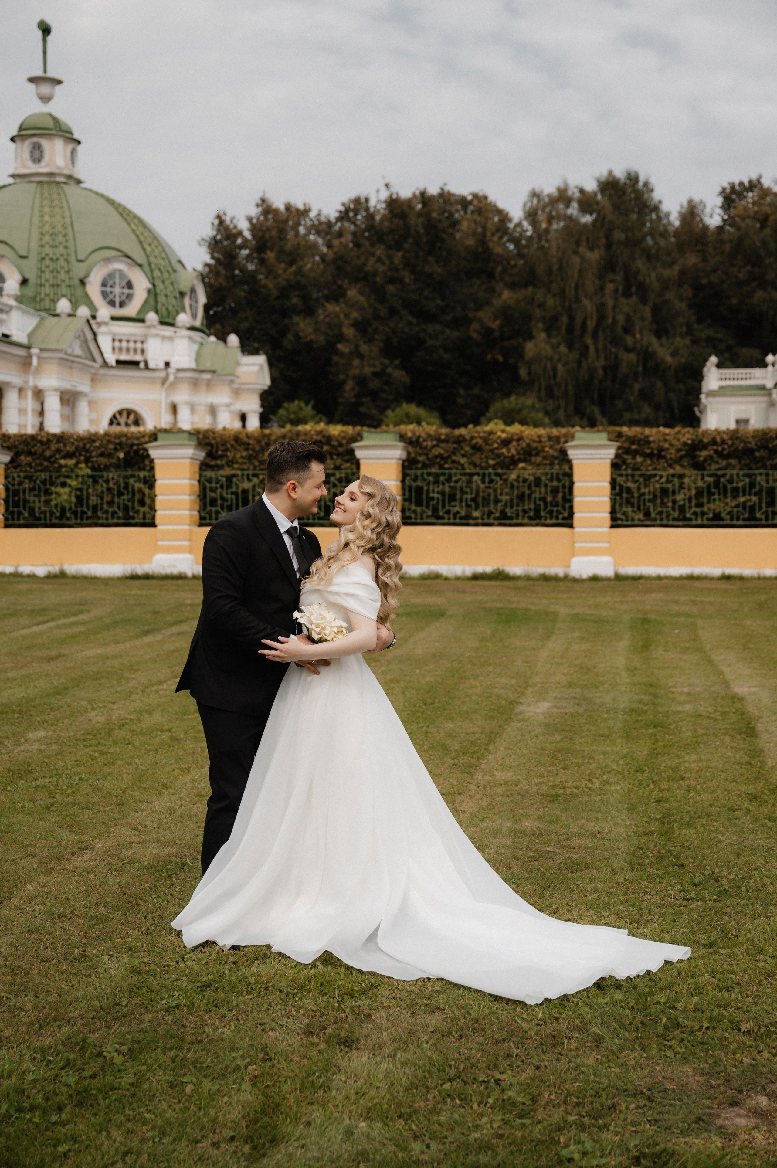 Илья и Ольга.Кусково. Свадебный фотограф Раменское-Москва