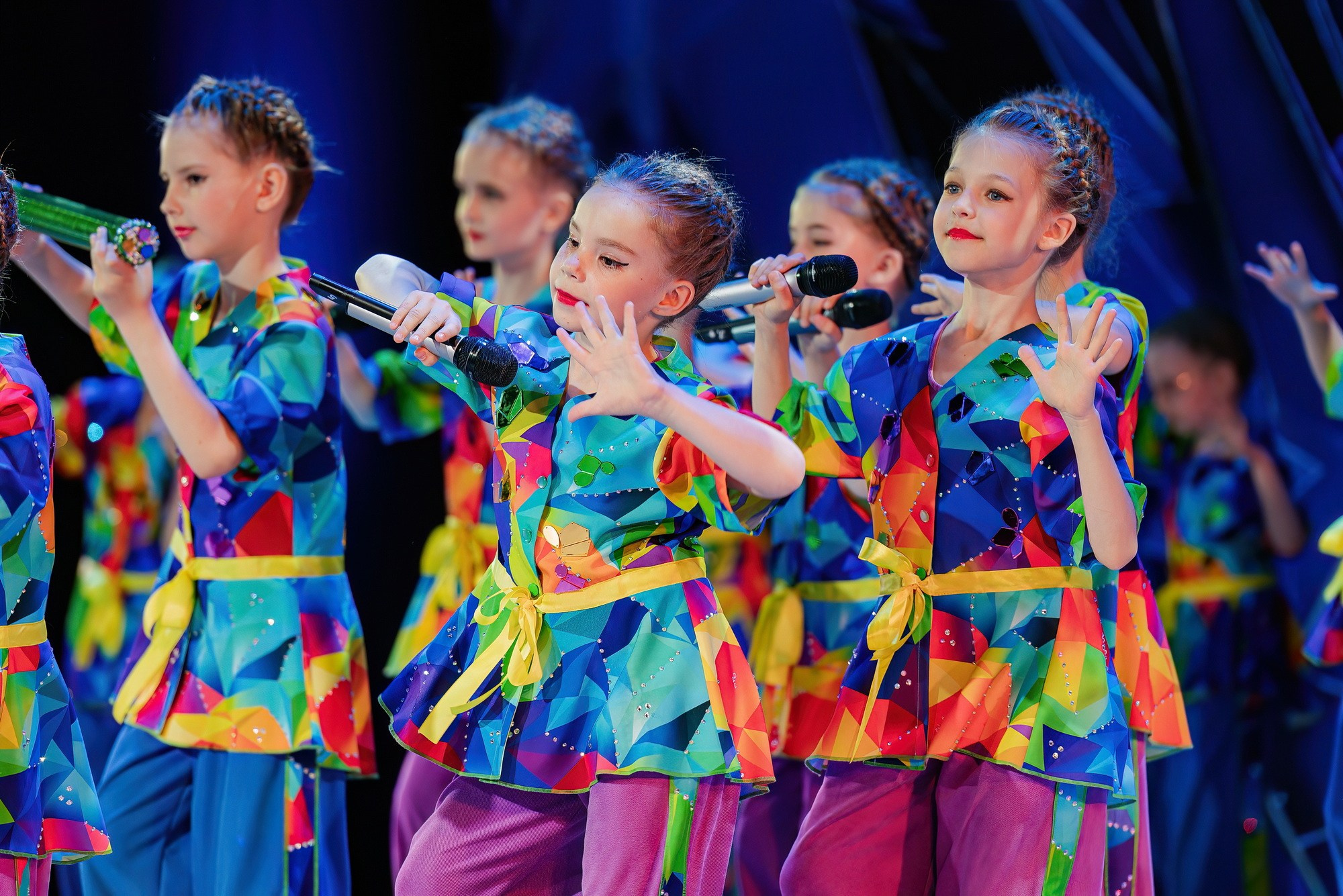 Отчетный концерт Образцового коллектива Алтая театра эстрадной песни «Созвездие». Свадебный и репортажный фотограф Никита Сницарев в Барнауле