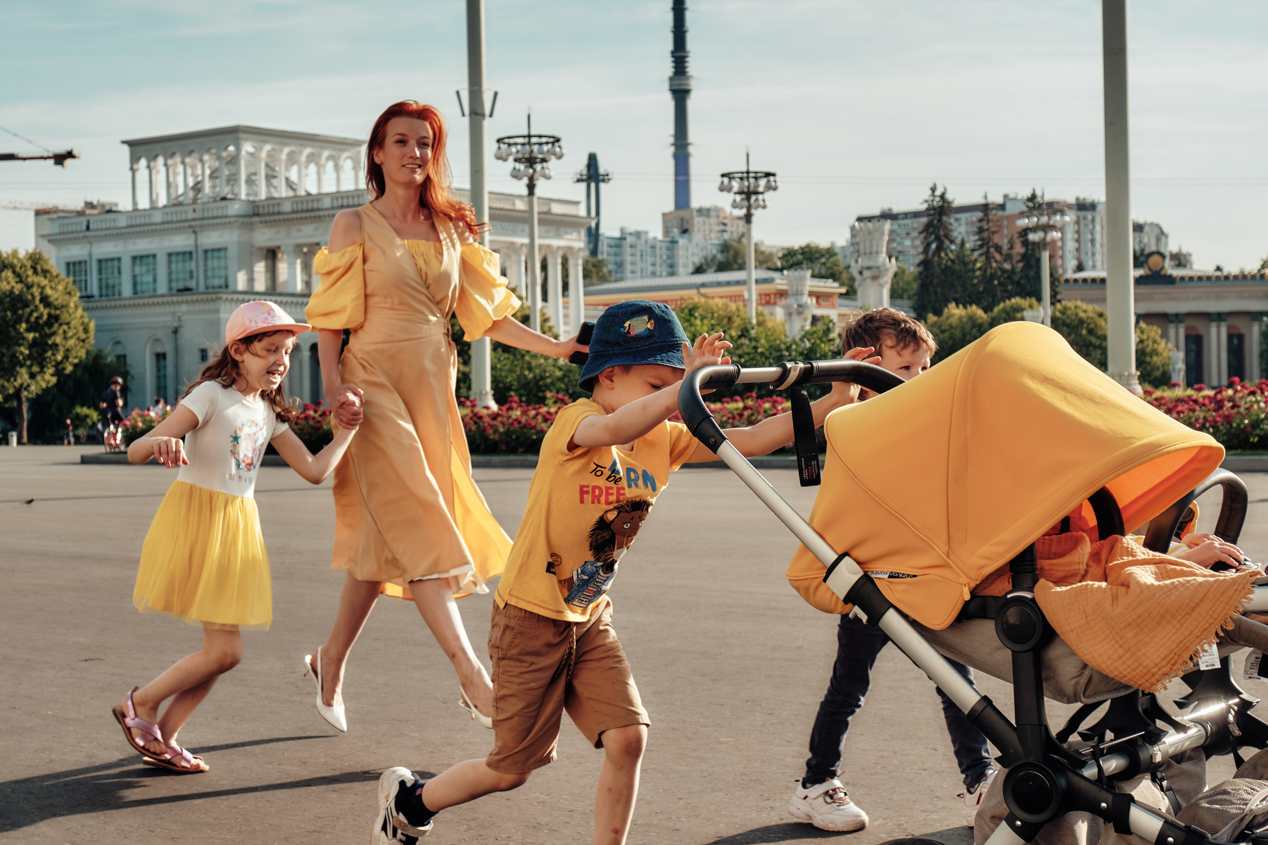 Юля с пятью детьми. Фотограф Максим Ерёмин