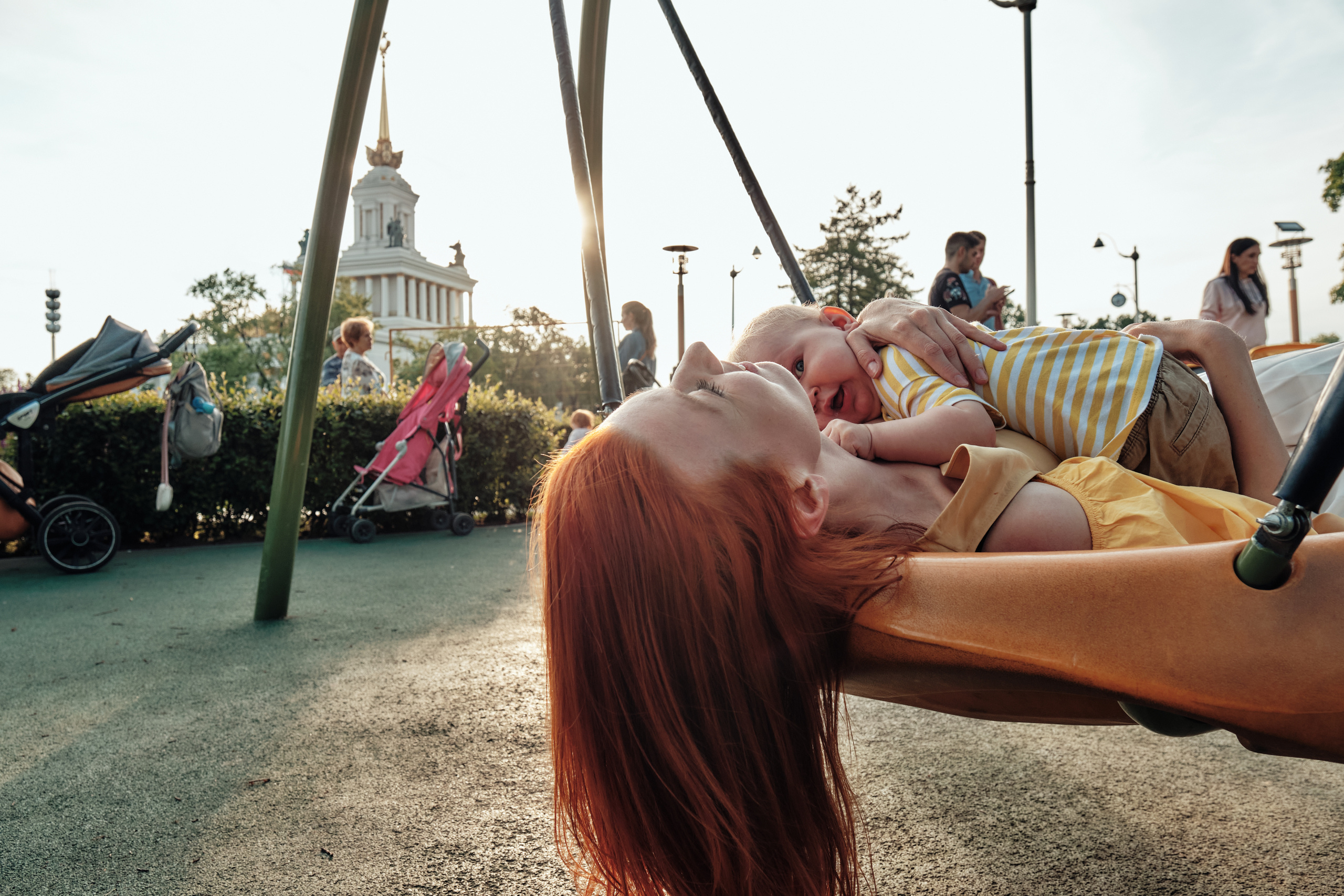 Юля с пятью детьми. Фотограф Максим Ерёмин