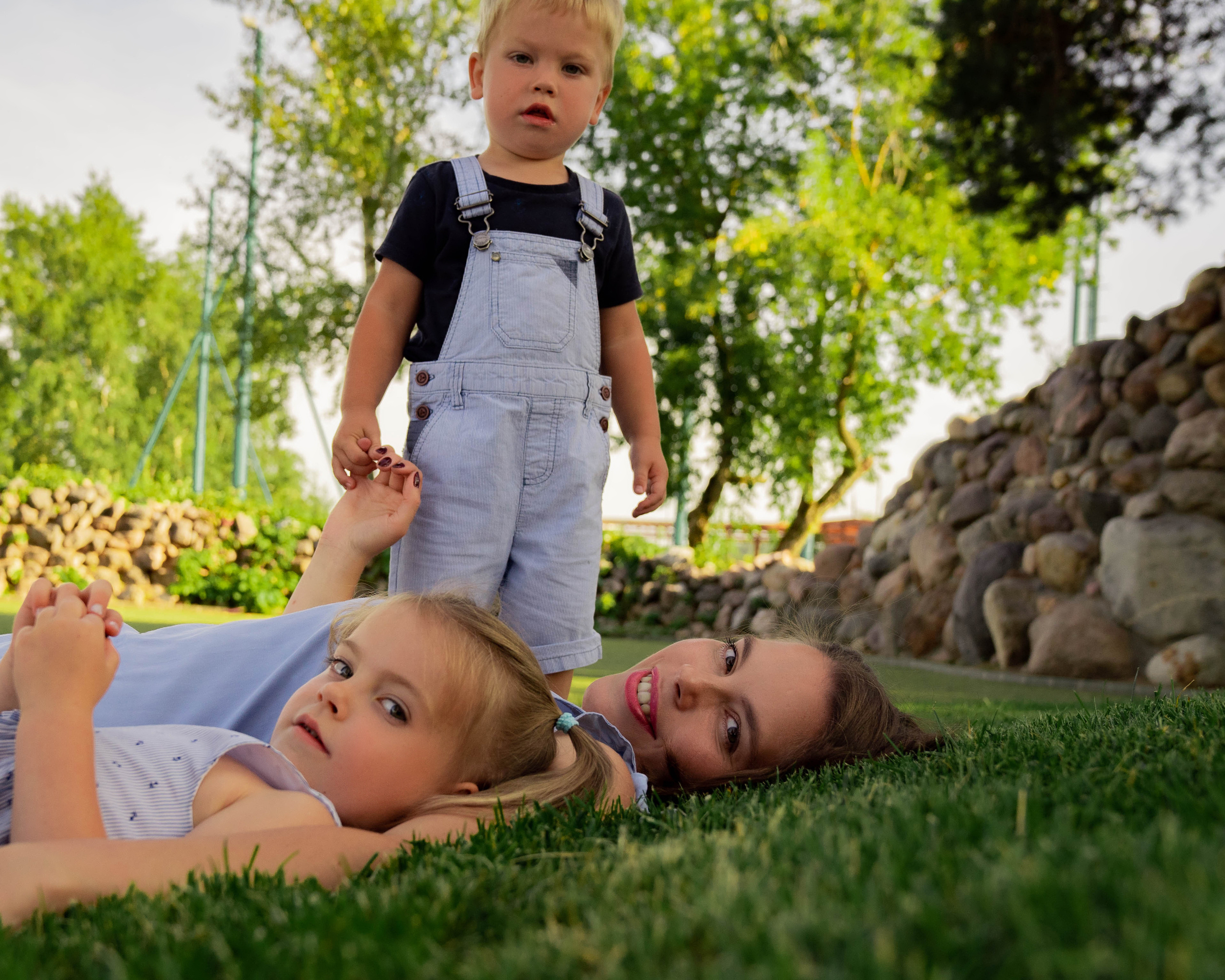 Таня с детьми. Фотограф Максим Ерёмин