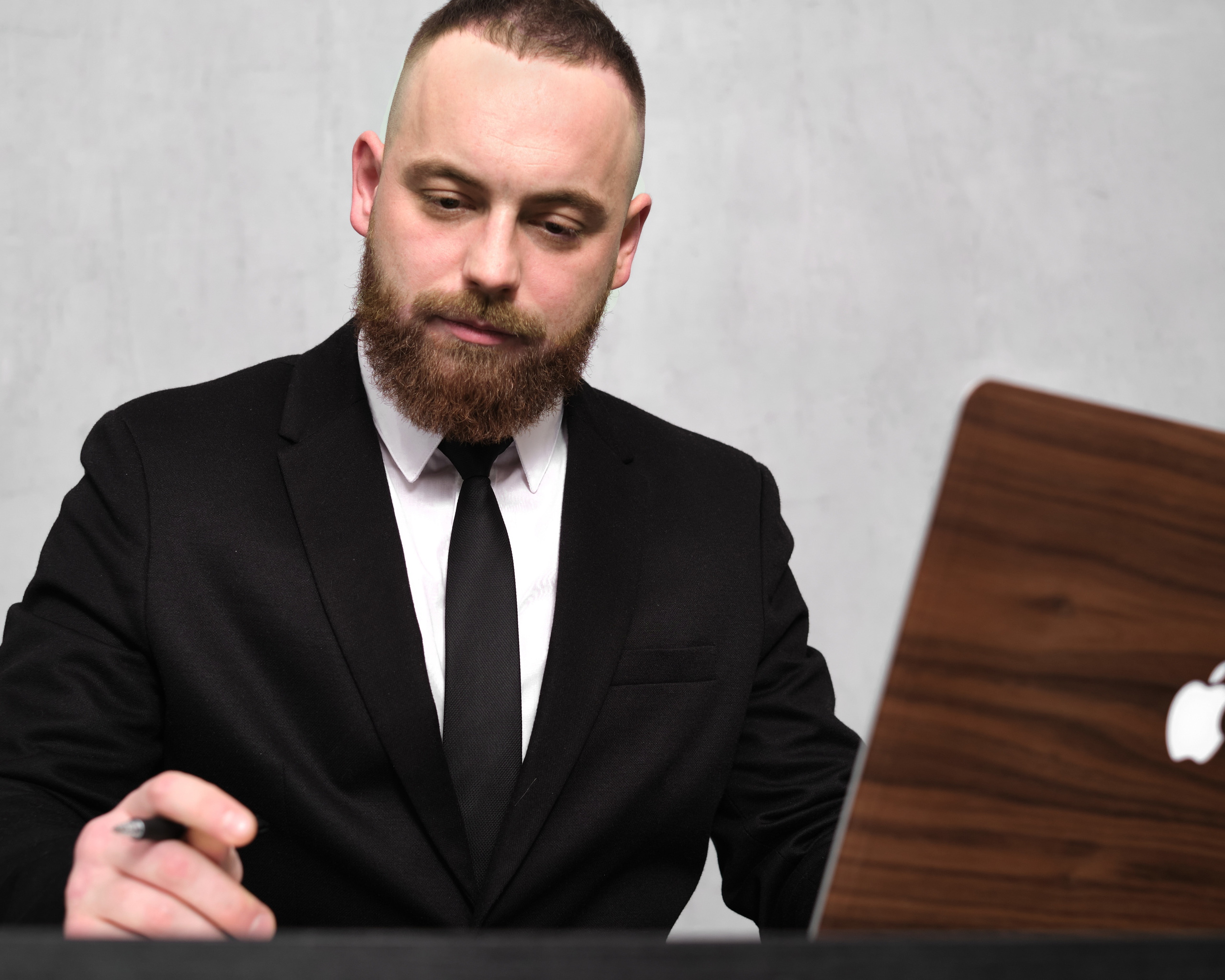 Бизнес-портрет. Фотограф Максим Ерёмин