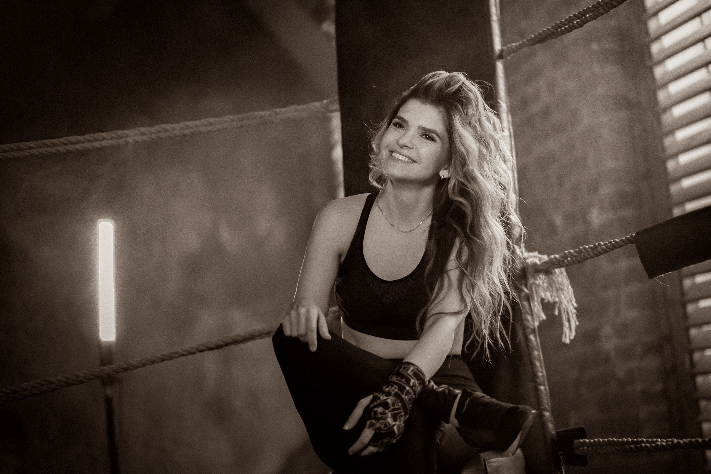 Фотосессия девушки на боксерском ринге СПб. Фотограф женский и мужской портрет Санкт-Петербург