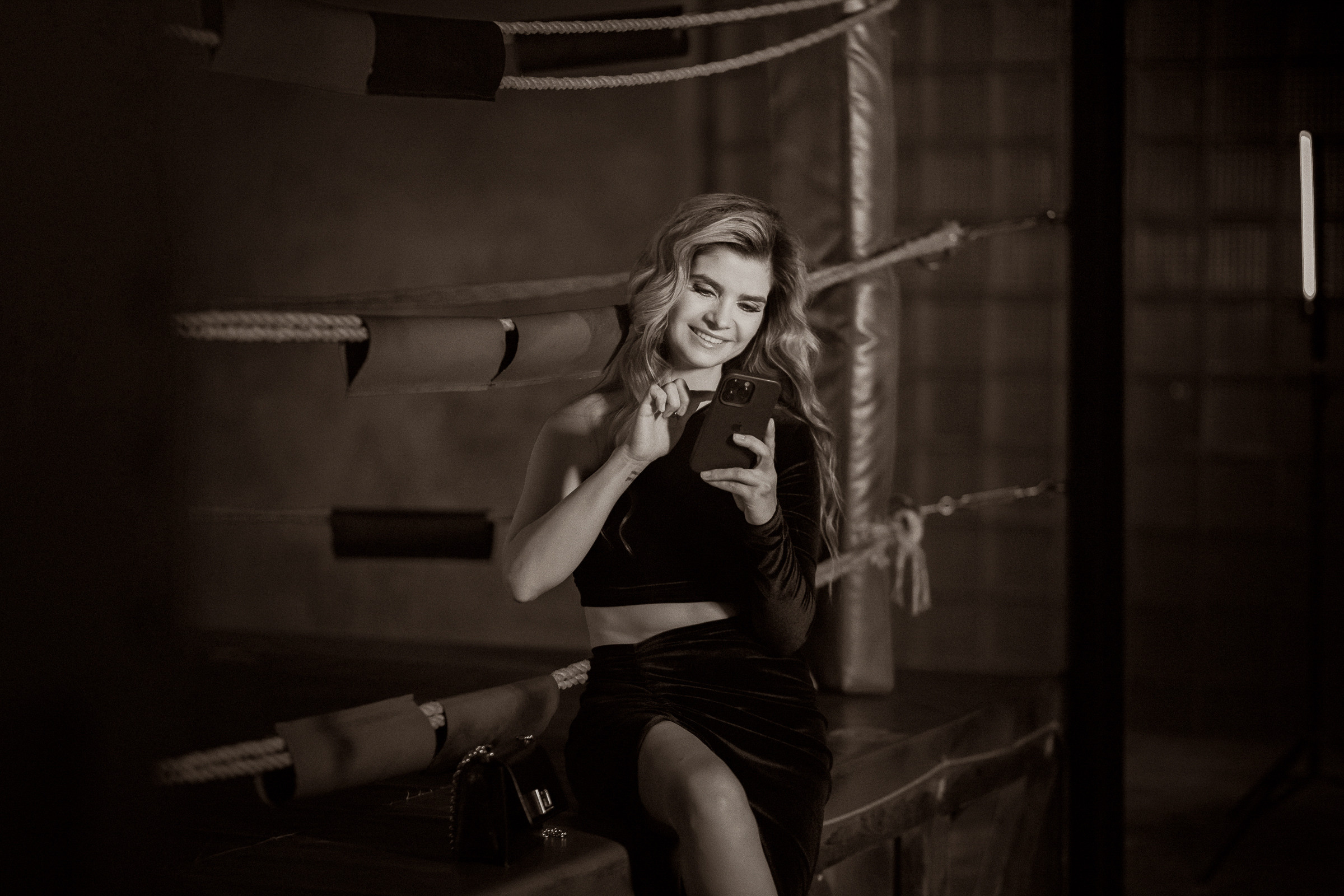 Фотосессия девушки на боксерском ринге СПб. Фотограф женский и мужской портрет Санкт-Петербург