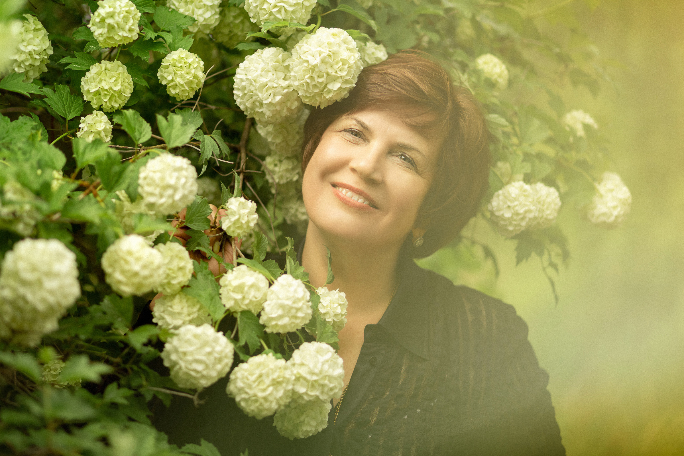 Красивый портрет женщины СПб, фотосессия родителей СПб, идеи для фотосессии на улице летом