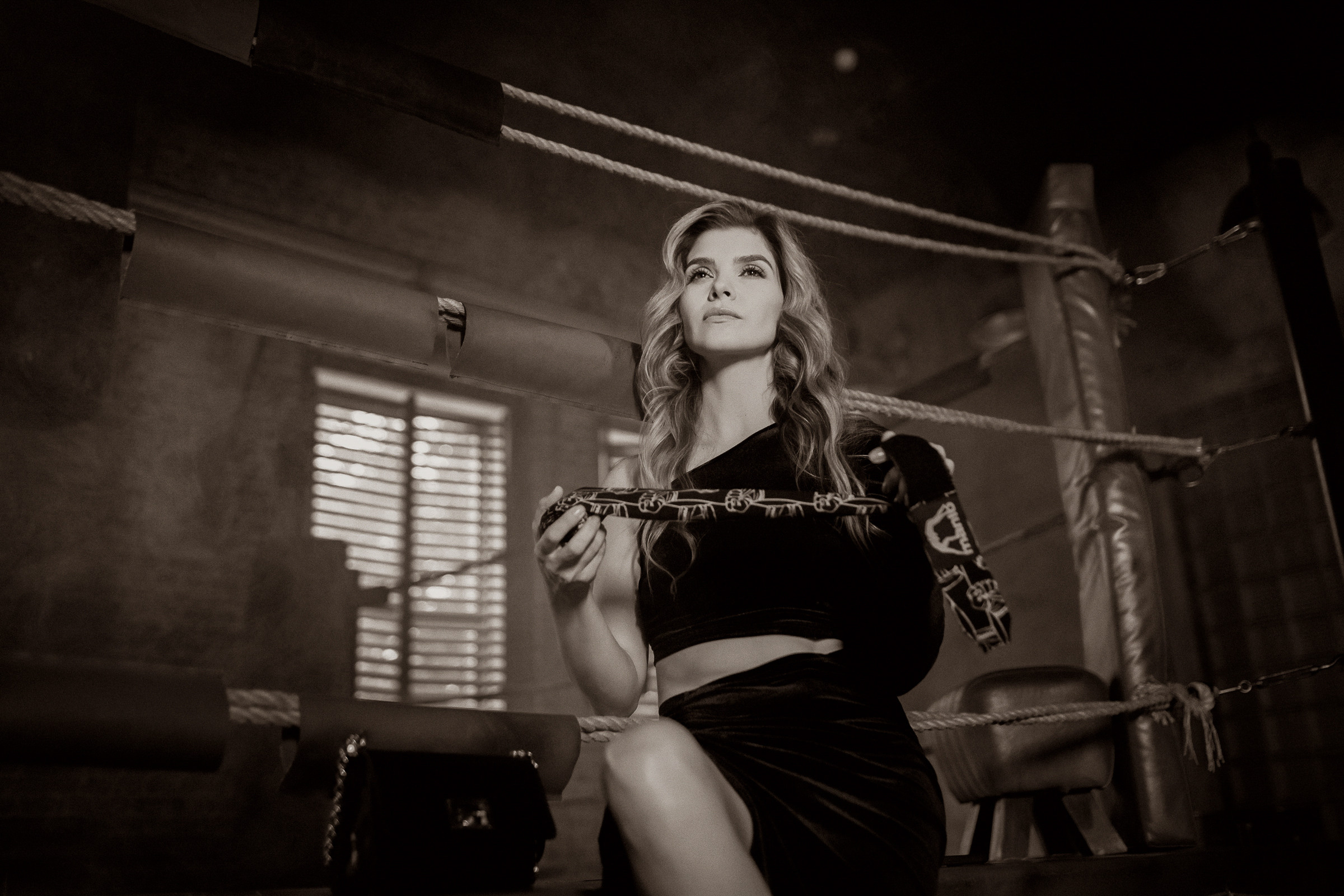 Фотосессия девушки на боксерском ринге СПб. Фотограф женский и мужской портрет Санкт-Петербург
