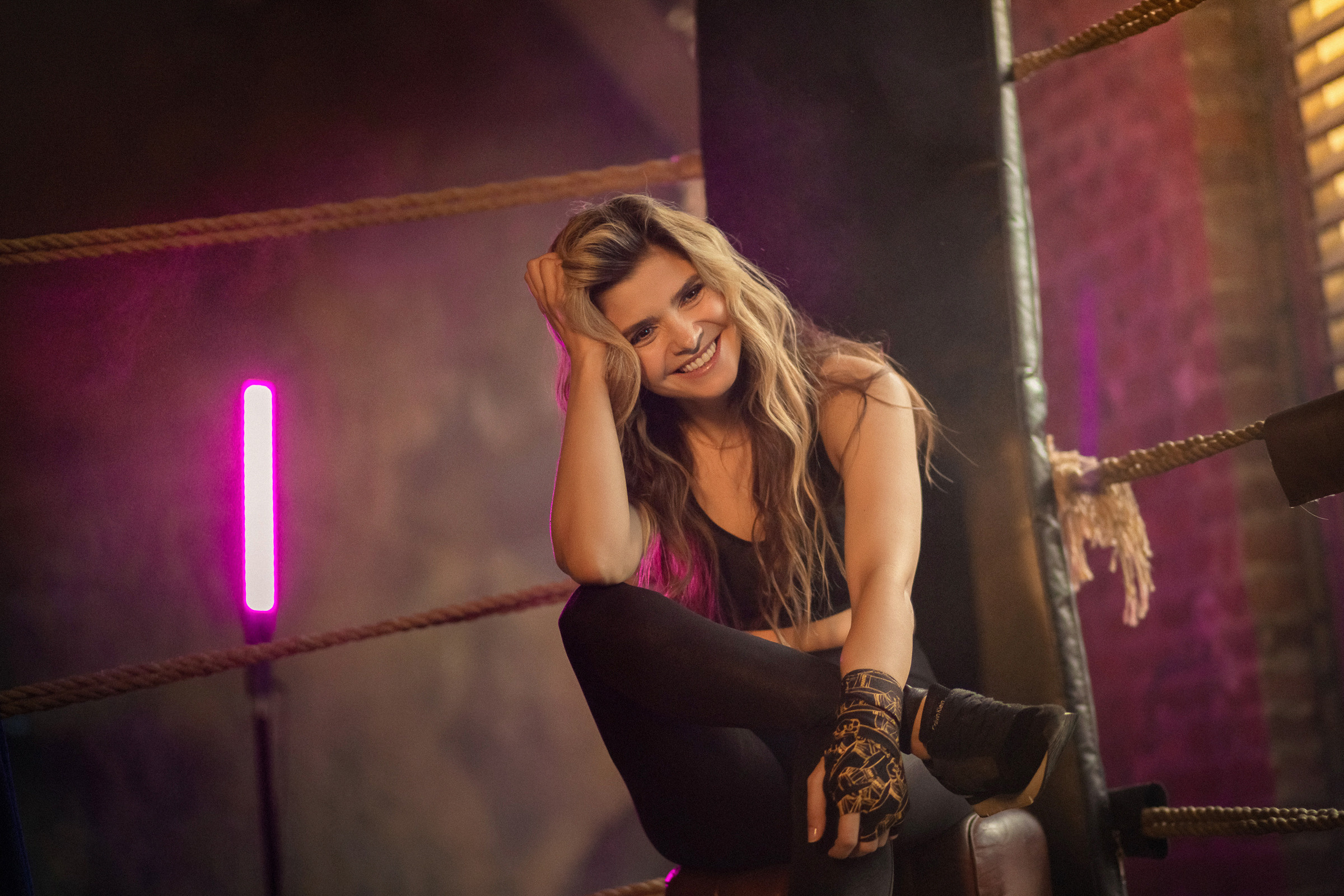 Фотосессия девушки на боксерском ринге СПб. Фотограф женский и мужской портрет Санкт-Петербург