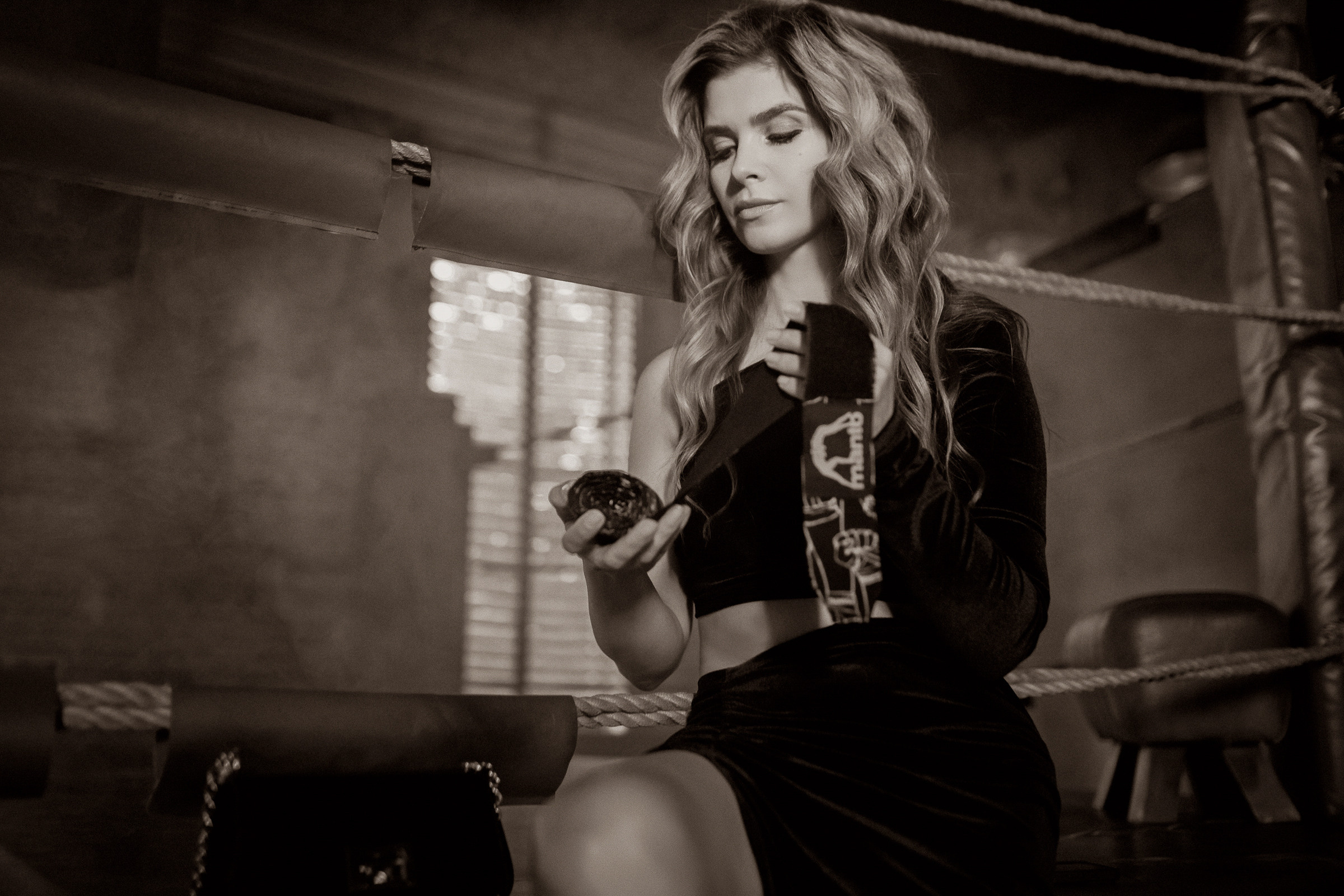 Фотосессия девушки на боксерском ринге СПб. Фотограф женский и мужской портрет Санкт-Петербург