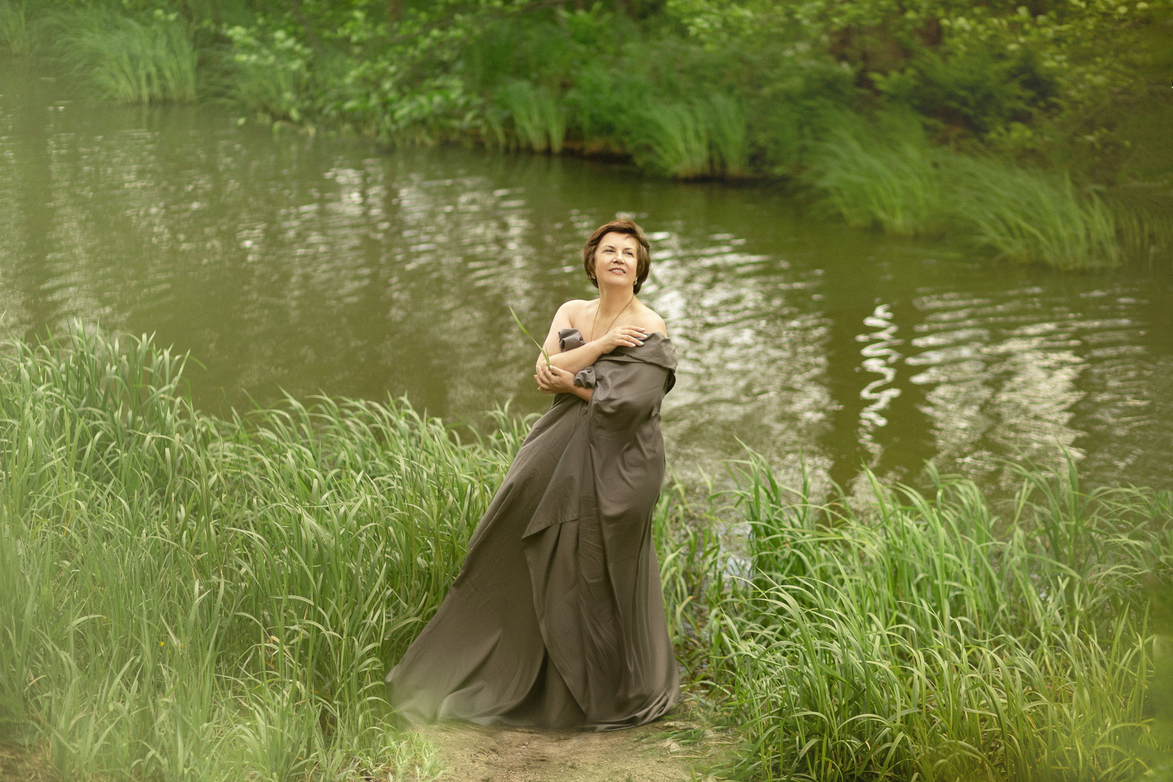 Будуарная фотосессия для взрослой женщины на природе СПб