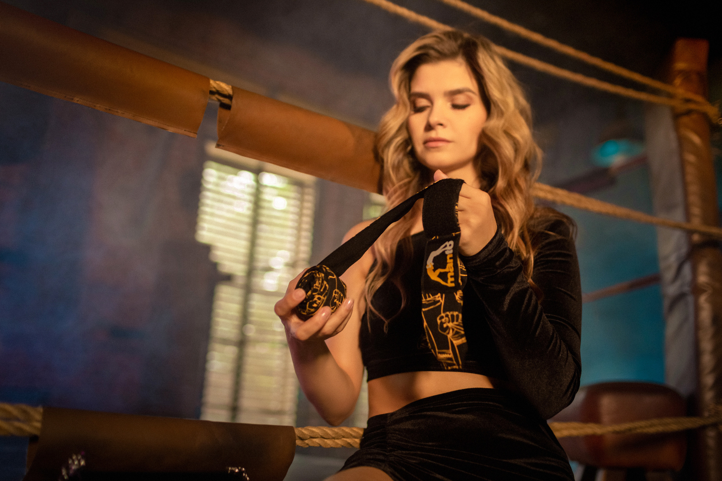 Фотосессия девушки на боксерском ринге СПб. Фотограф женский и мужской портрет Санкт-Петербург