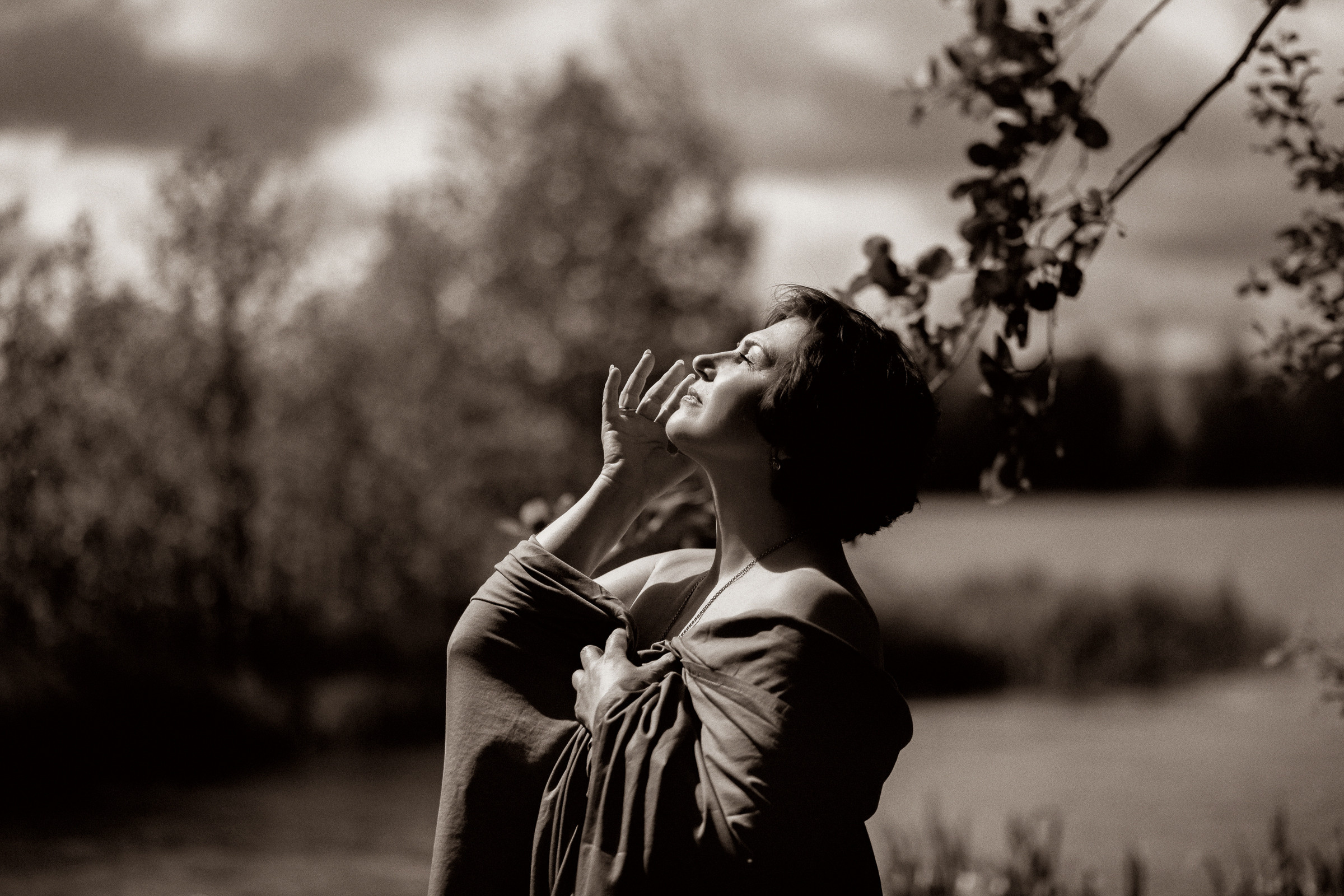 Фотосессия взрослой женщины на природе. Фотограф женский и мужской портрет Санкт-Петербург