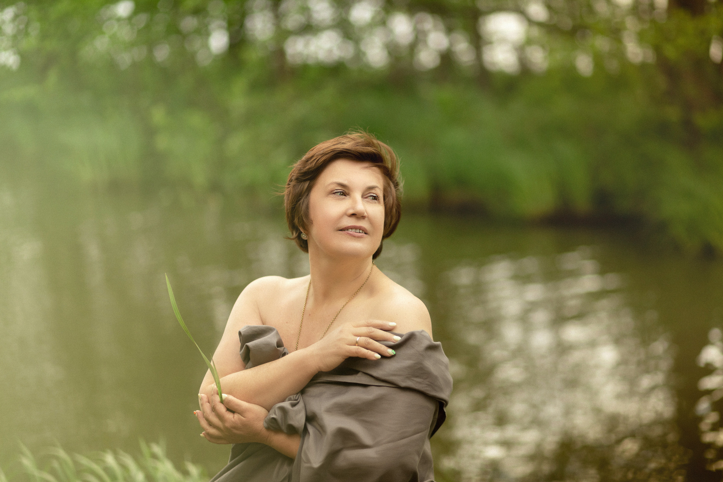 Фотосессия взрослой женщины на природе. Фотограф женский и мужской портрет Санкт-Петербург