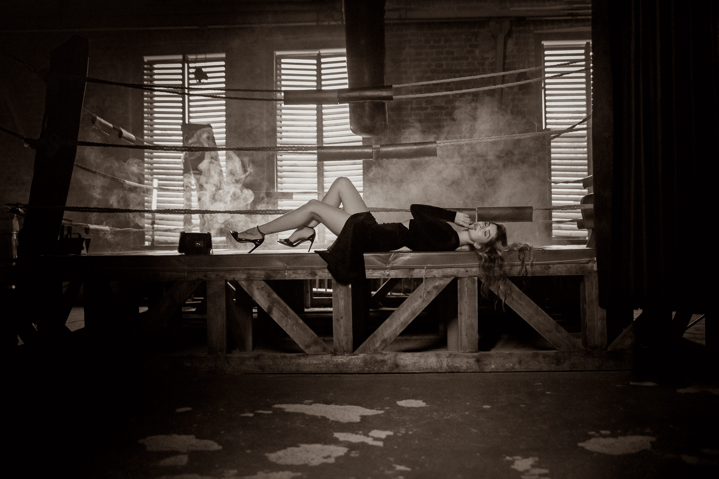 Фотосессия девушки на боксерском ринге СПб. Фотограф женский и мужской портрет Санкт-Петербург