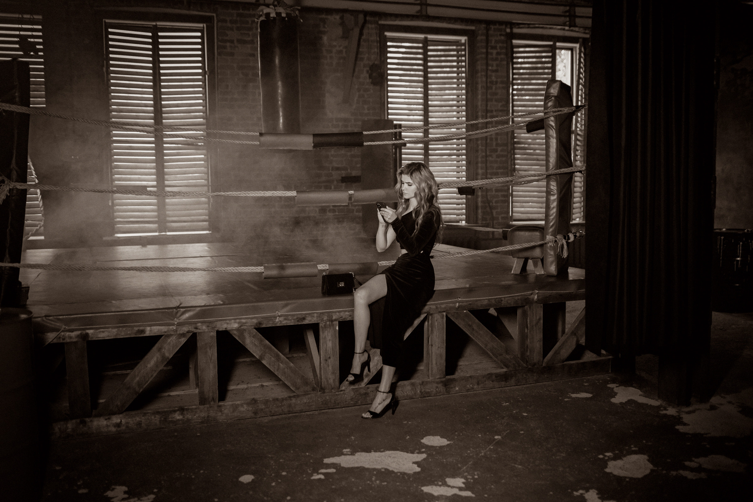 Фотосессия девушки на боксерском ринге СПб. Фотограф женский и мужской портрет Санкт-Петербург