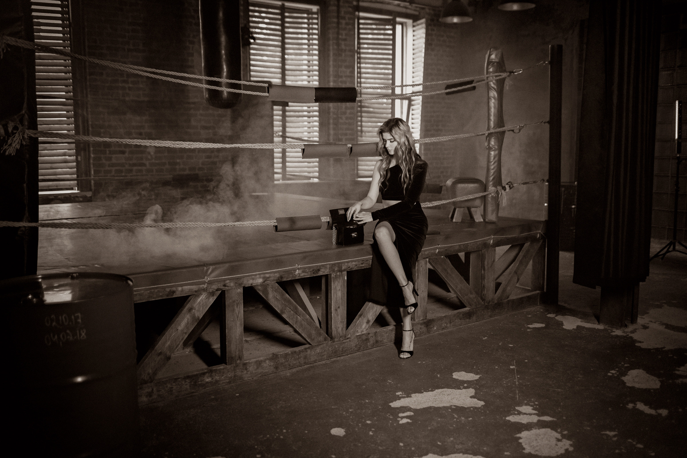 Фотосессия девушки на боксерском ринге СПб. Фотограф женский и мужской портрет Санкт-Петербург