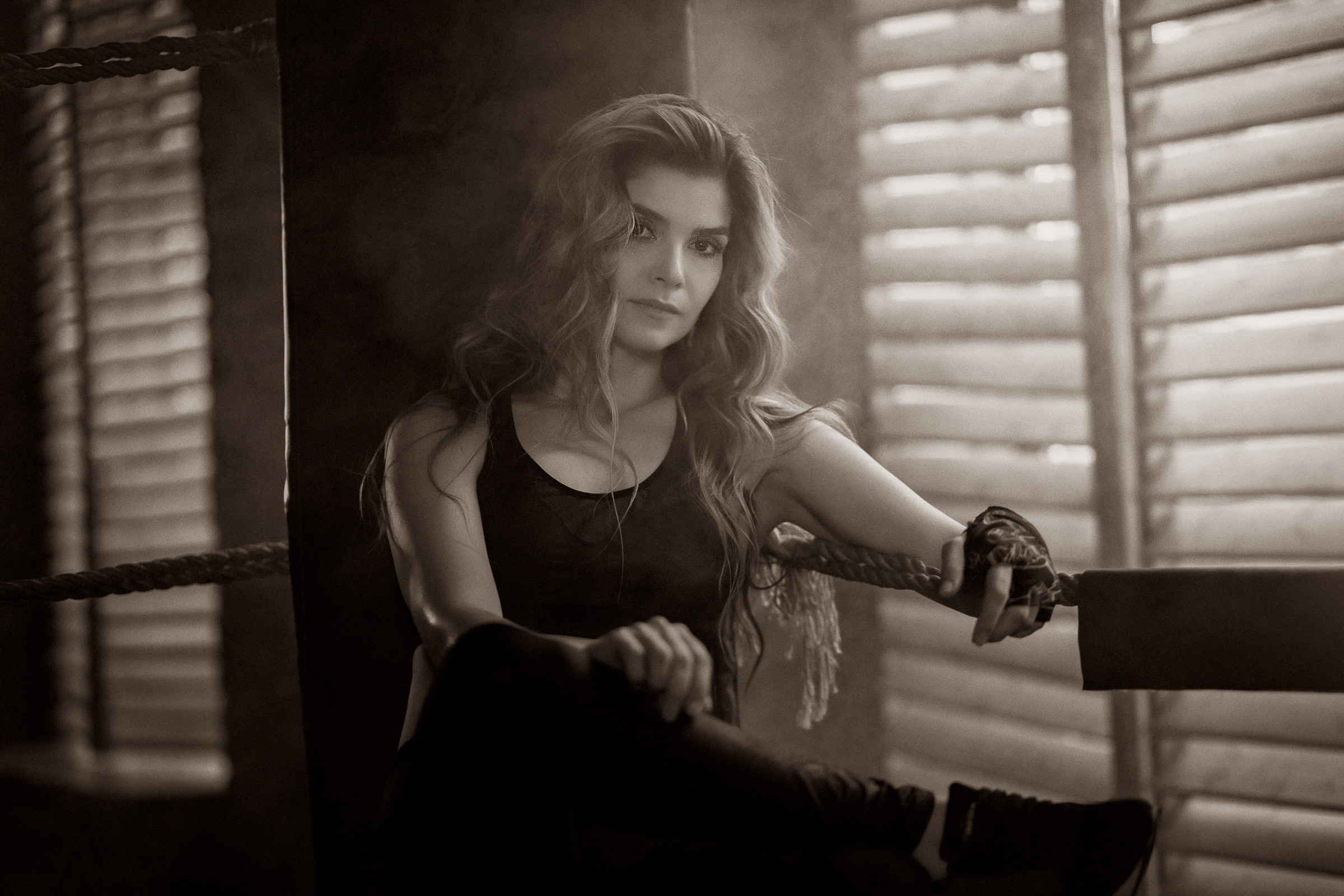 Фотосессия девушки на боксерском ринге СПб. Фотограф женский и мужской портрет Санкт-Петербург