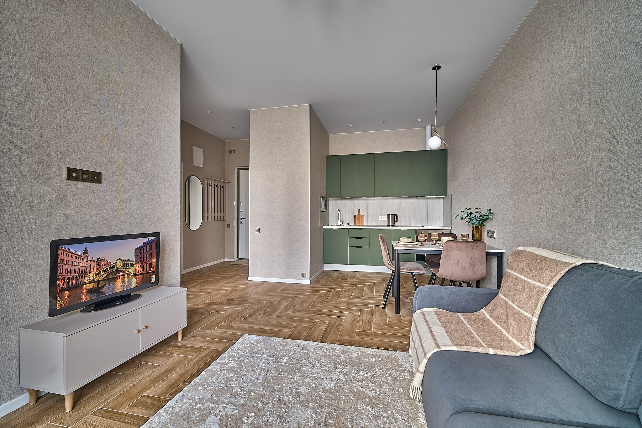 «Евро-двушка» на продажу. Заказчик АН «Самолёт+». Главная