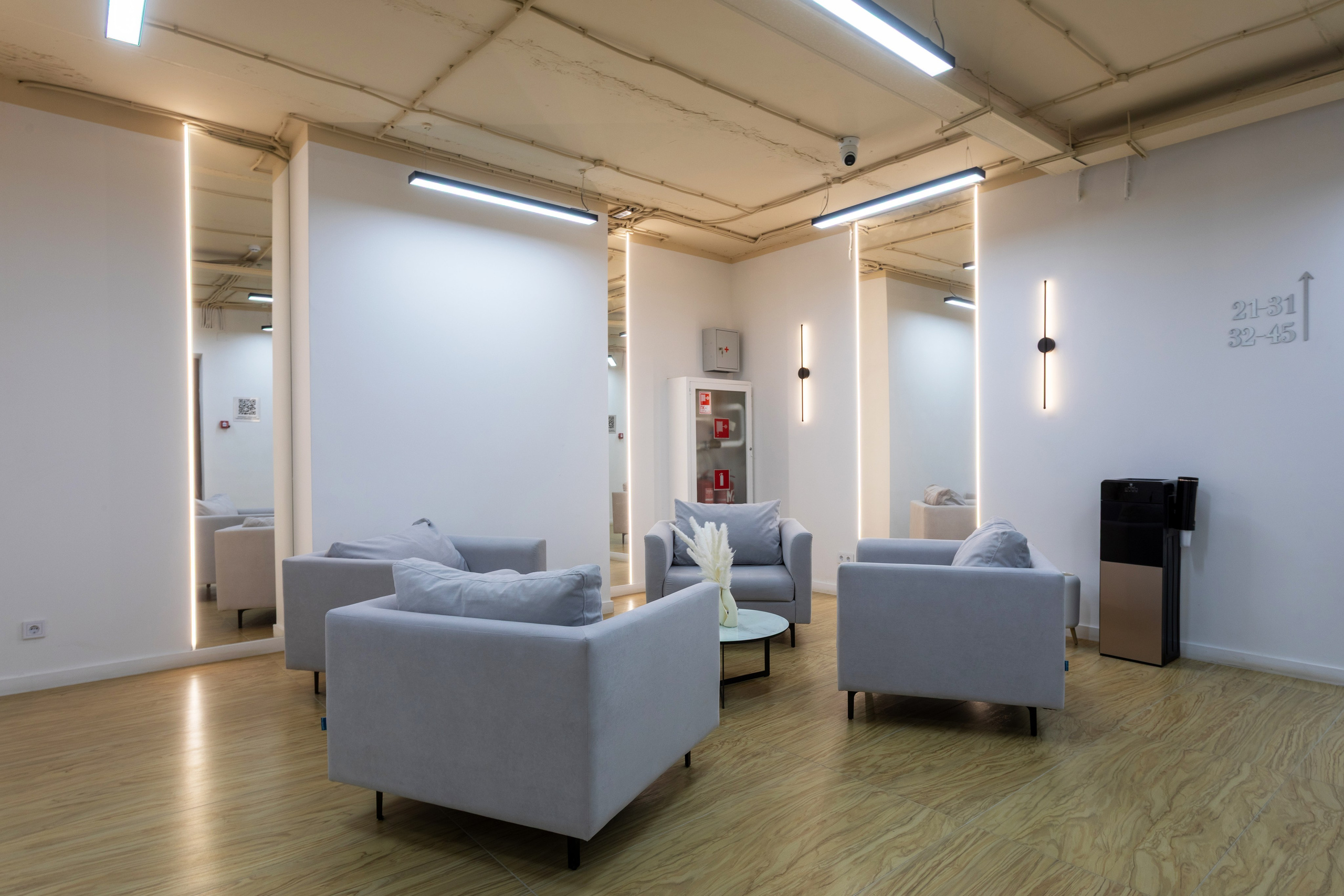 Бизнес-центр My Space Уфа, фото Алексея Муравьёва, современный офис,Лобби бизнес-центра My Space, съёмка фотографа Алексея Муравьёва, деловая атмосфера,Офисные помещения My Space Уфа, работа фотографа Алексея Муравьёва, деловой интерьер,Конференц-зал бизнес-центра My Space, фото Алексея Муравьёва, бизнес-встречи,Рецепция бизнес-центра My Space Уфа, съёмка Алексея Муравьёва, премиальный дизайн,Офисное пространство My Space, фото Алексея Муравьёва, рабочая зона,Панорамные окна бизнес-центра My Space, работа фотографа Алексея Муравьёва, вид на город,Лифт бизнес-центра My Space Уфа, съёмка Алексея Муравьёва, комфорт,Переговорная комната My Space, фото Алексея Муравьёва, деловой стиль,Зона отдыха бизнес-центра My Space, работа фотографа Алексея Муравьёва, комфорт для сотрудников,Инфраструктура My Space Уфа, съёмка Алексея Муравьёва, бизнес-услуги,Паркинг бизнес-центра My Space, фото Алексея Муравьёва, безопасность,Вестибюль My Space, работа фотографа Алексея Муравьёва, элегантность,Офисные кабинеты бизнес-центра My Space, съёмка Алексея Муравьёва, функциональность,Общественные зоны My Space Уфа, фото Алексея Муравьёва, современный дизайн,Рецепция и зона ожидания My Space, работа фотографа Алексея Муравьёва, стиль,Офисные перегородки бизнес-центра My Space, съёмка Алексея Муравьёва, зонирование,Интерьер бизнес-центра My Space Уфа, фото Алексея Муравьёва, деловой интерьер,Офисная мебель My Space, работа фотографа Алексея Муравьёва, эргономичность,Освещение бизнес-центра My Space, съёмка Алексея Муравьёва, комфорт для работы