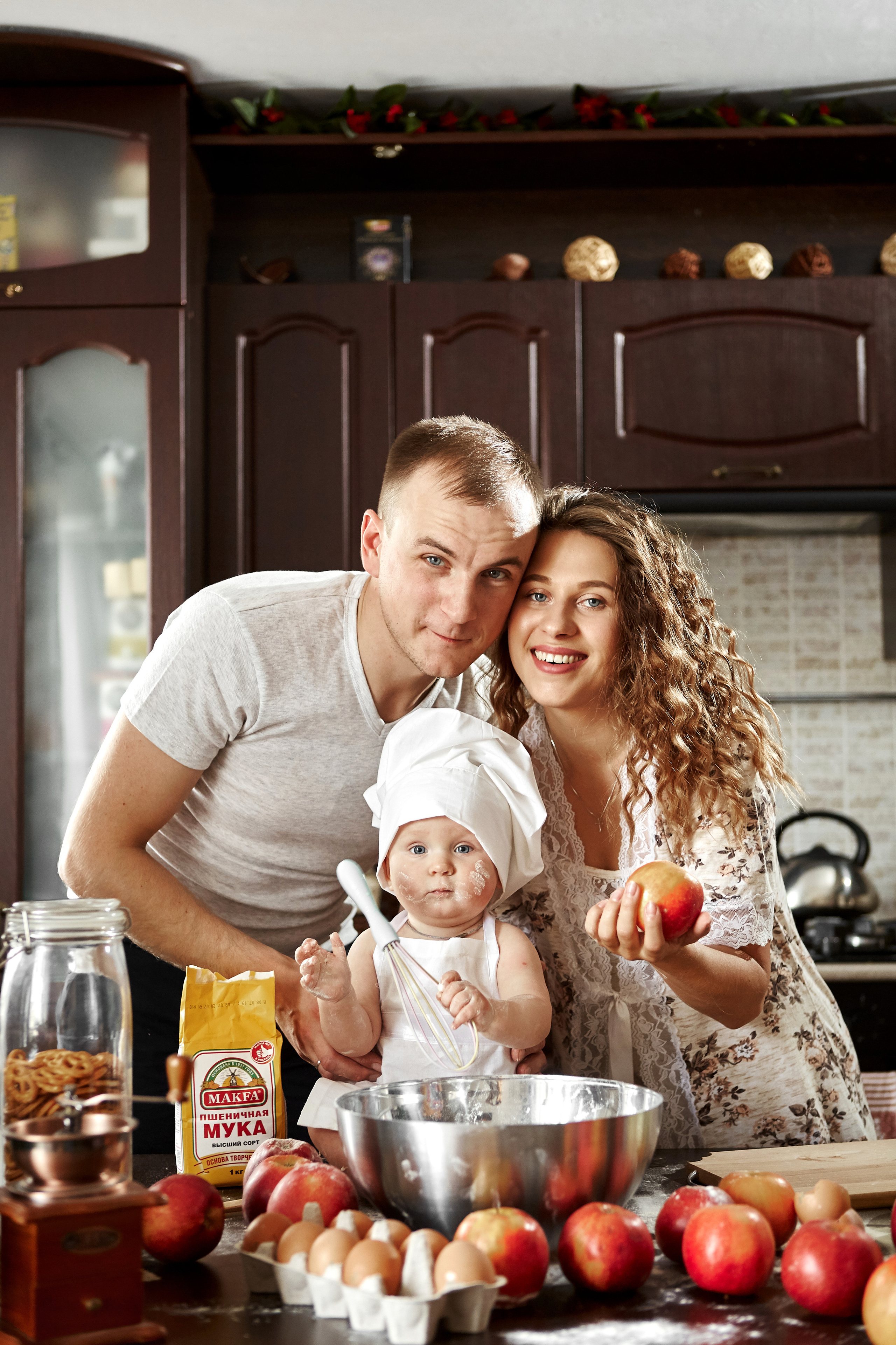 фотосессия на кухне, поваренок, детская фотосессия, семейная фотосессия
