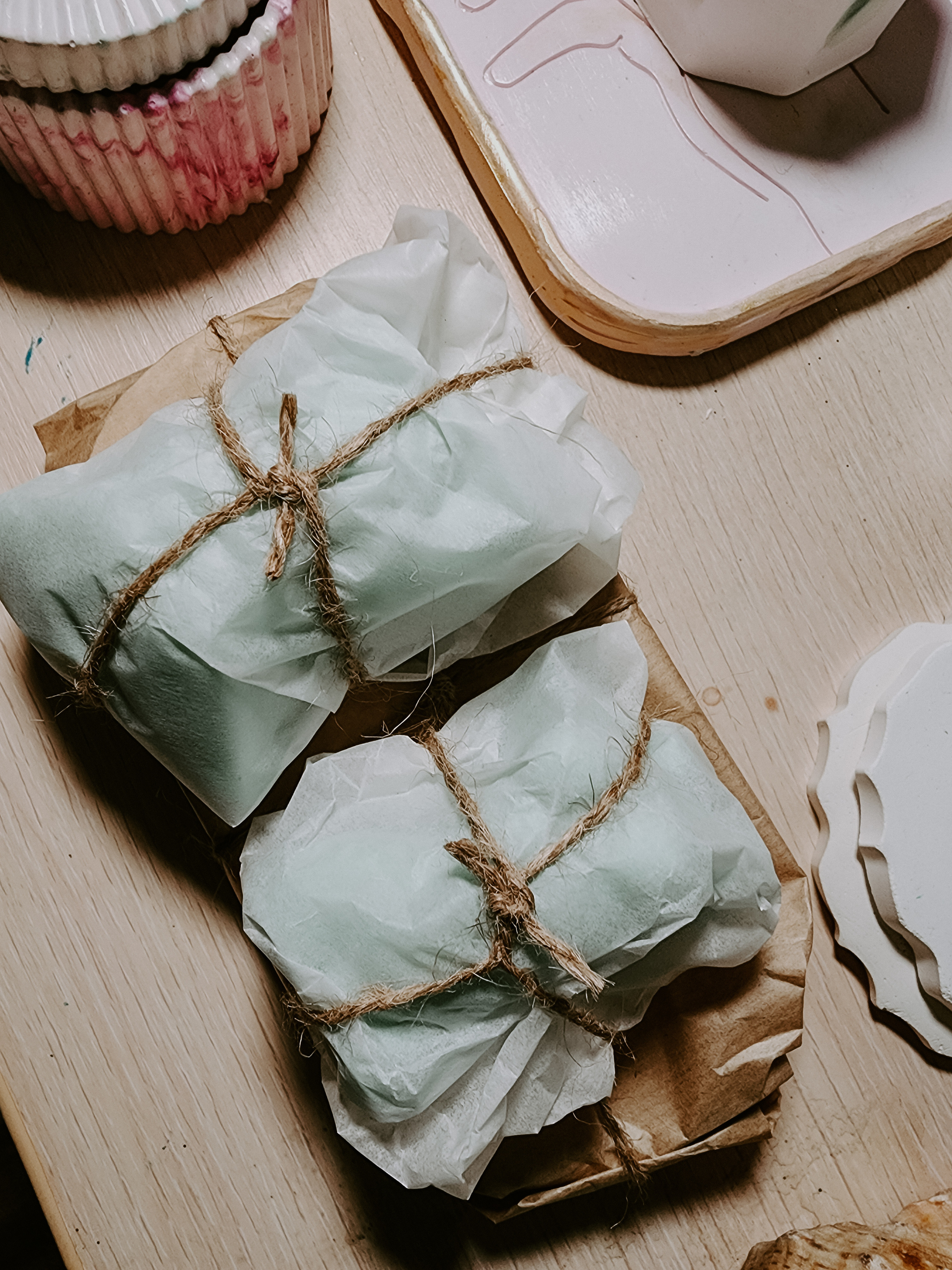 Наши работы. Изделия из гипса и соевые свечи ручной работы