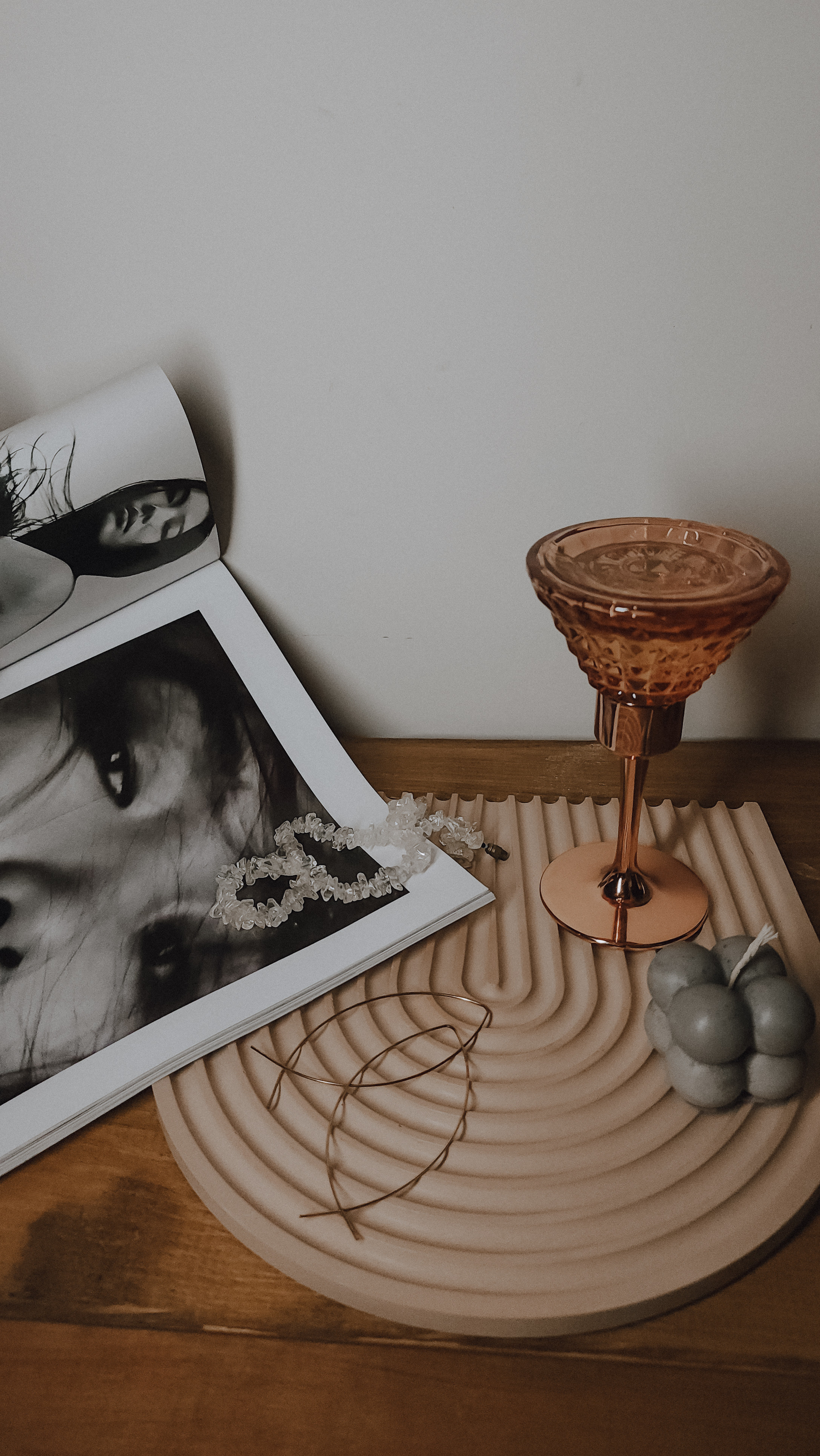 Изделия из гипса и соевые свечи ручной работы