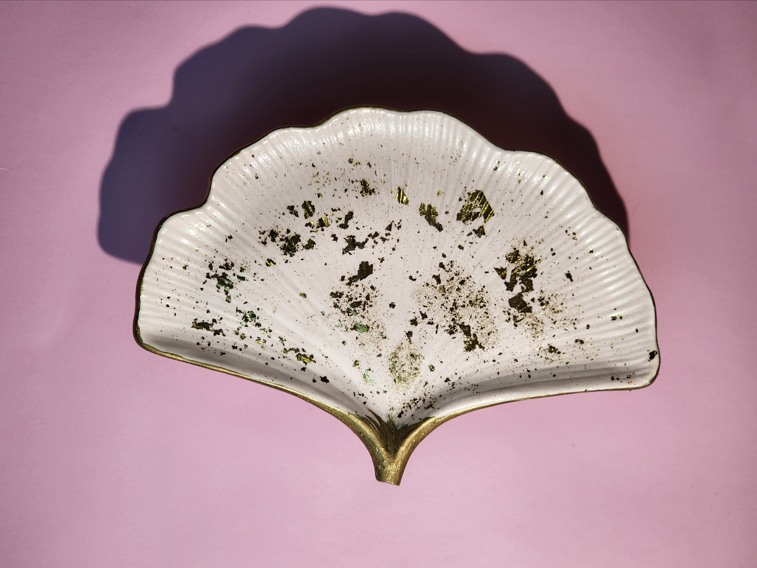 Подносы. Изделия из гипса и соевые свечи ручной работы