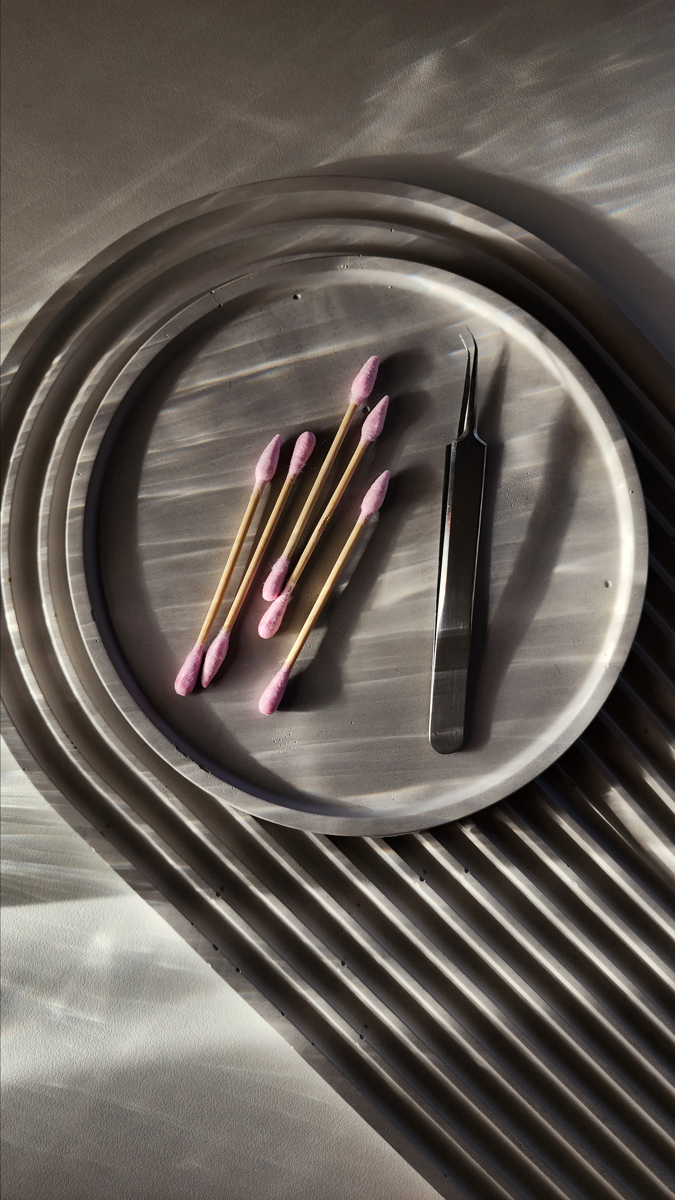 Подносы. Изделия из гипса и соевые свечи ручной работы