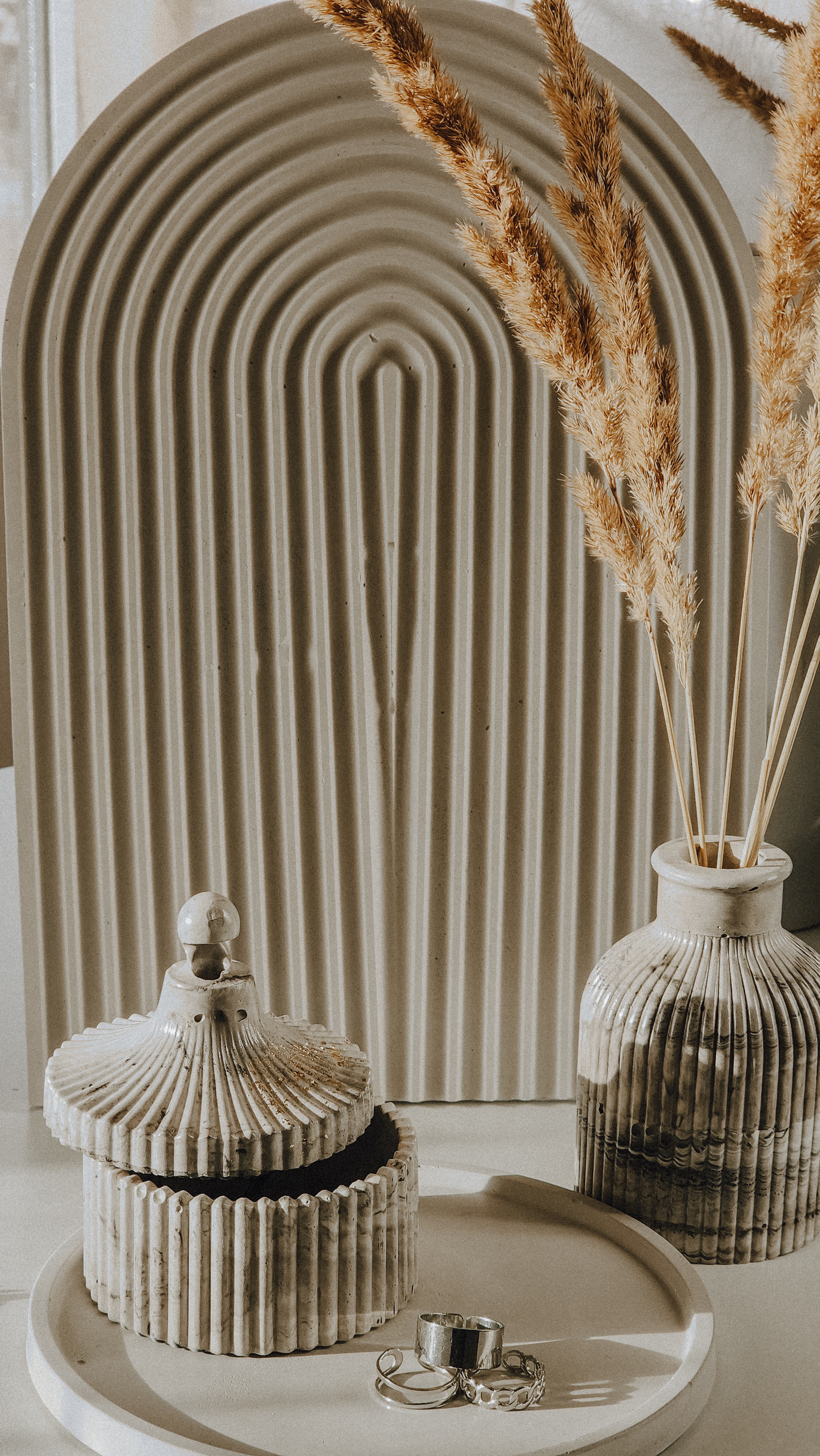 Изделия из гипса и соевые свечи ручной работы