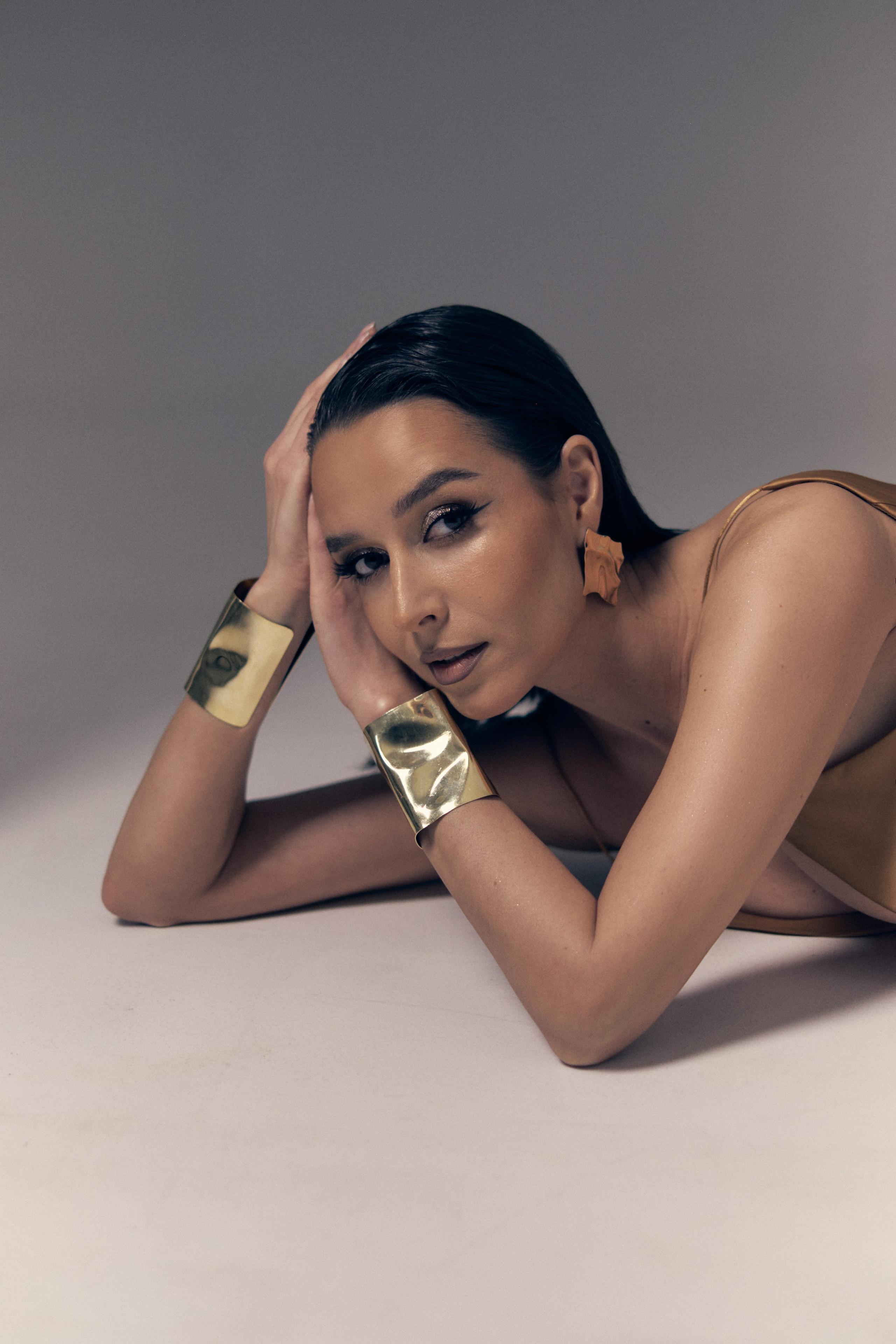 ЖЕНСКИЙ ПОРТРЕТ. Наталья Шабалина, фотограф в Иркутске. Женский и мужской портрет, съёмка мероприятий. Парная и свадебная съемка