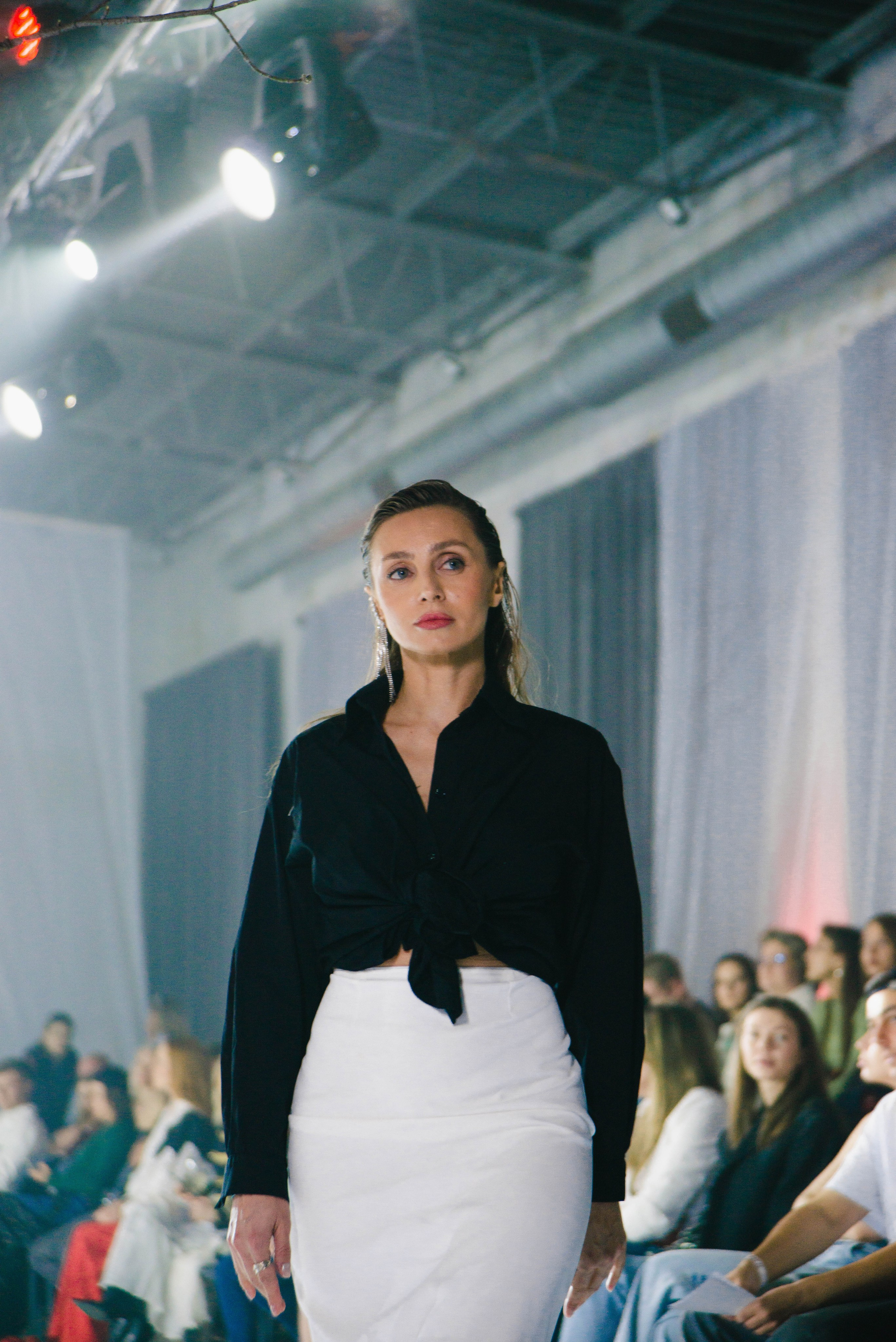 Показ «Красный Шум». Ксения Glossa. Портретный и репортажный фотограф в Самаре