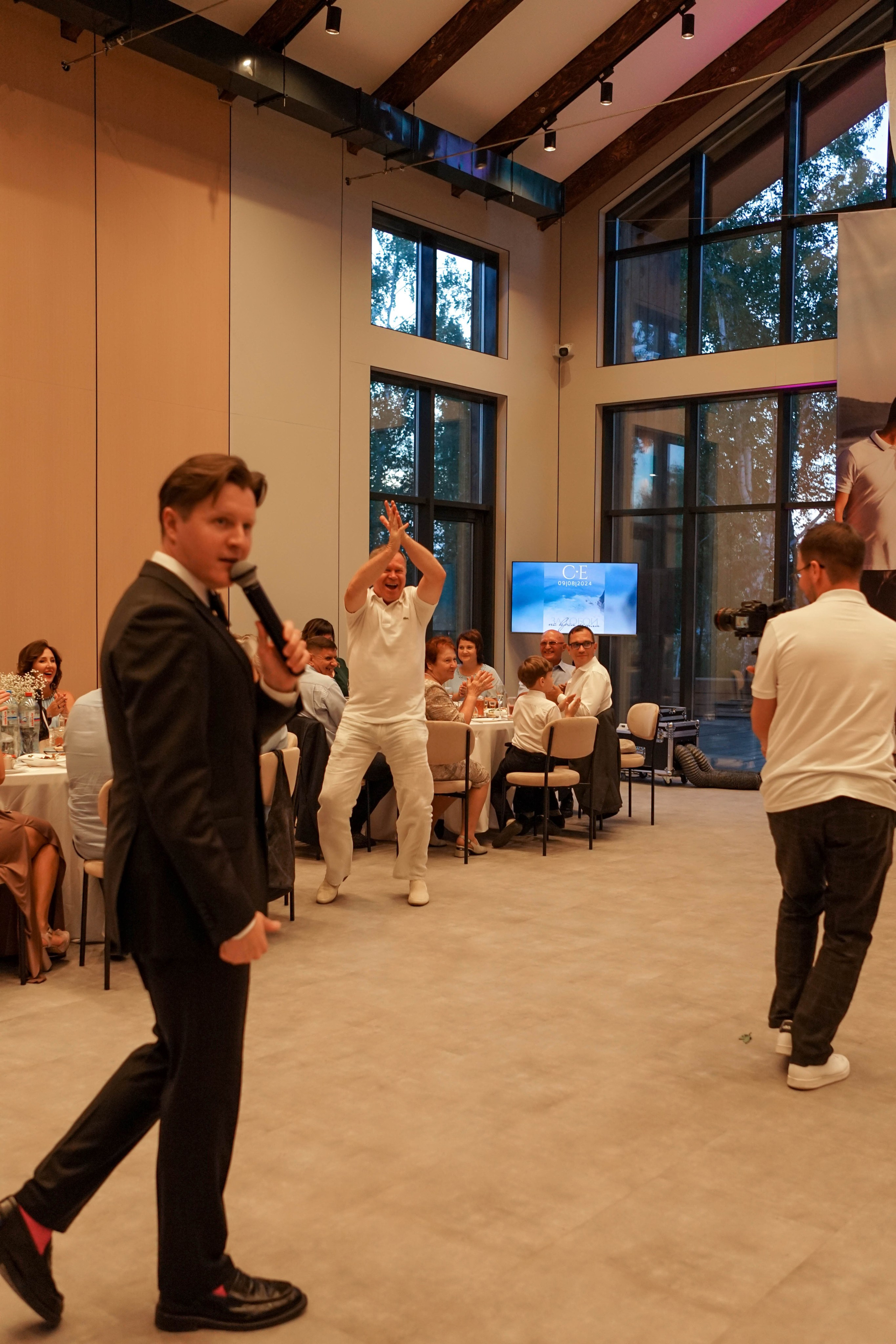 Лиза и Сережа: регистрация, прогулка и банкет. Фотограф в Иркутске