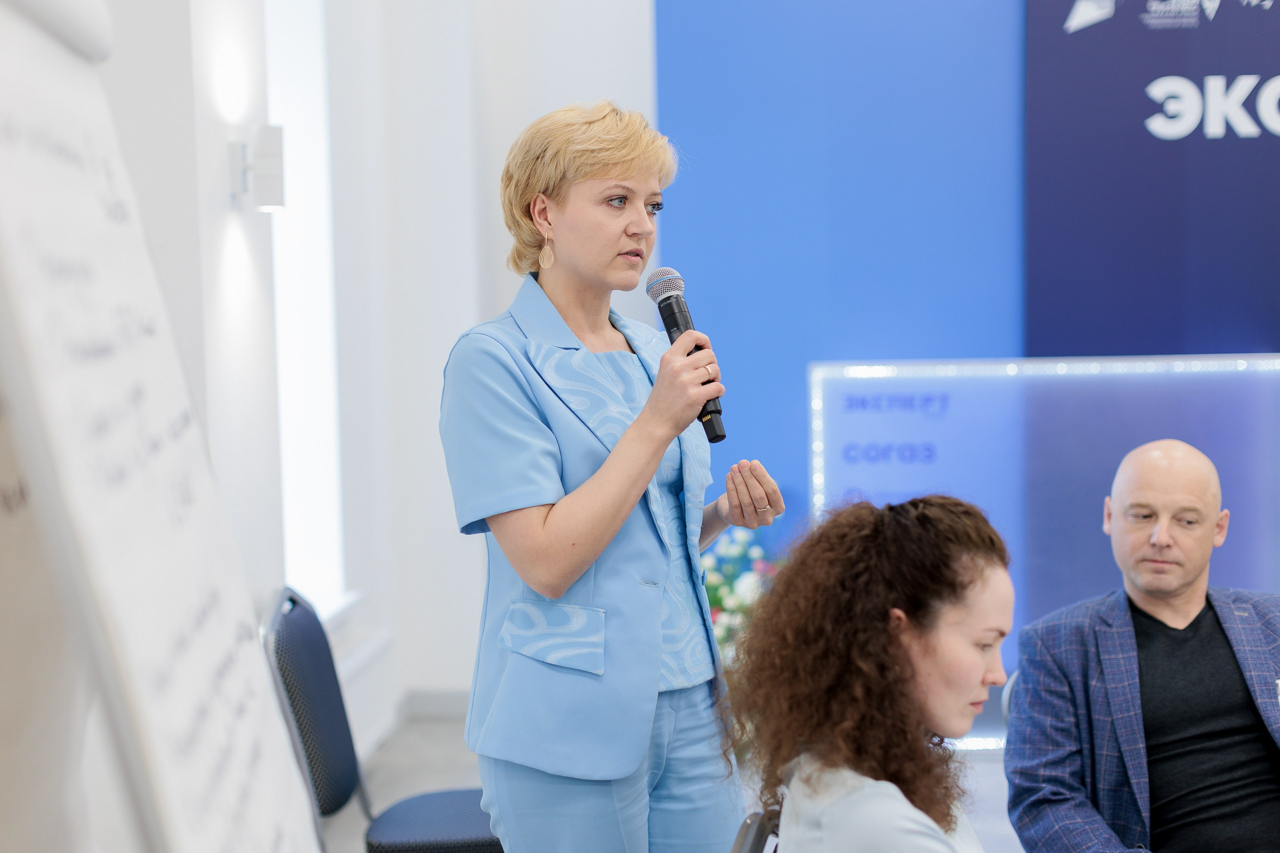 Фотограф для съемки награждения на корпоративной премии. Контент для бизнеса в Екатеринбурге Полдень Медиа