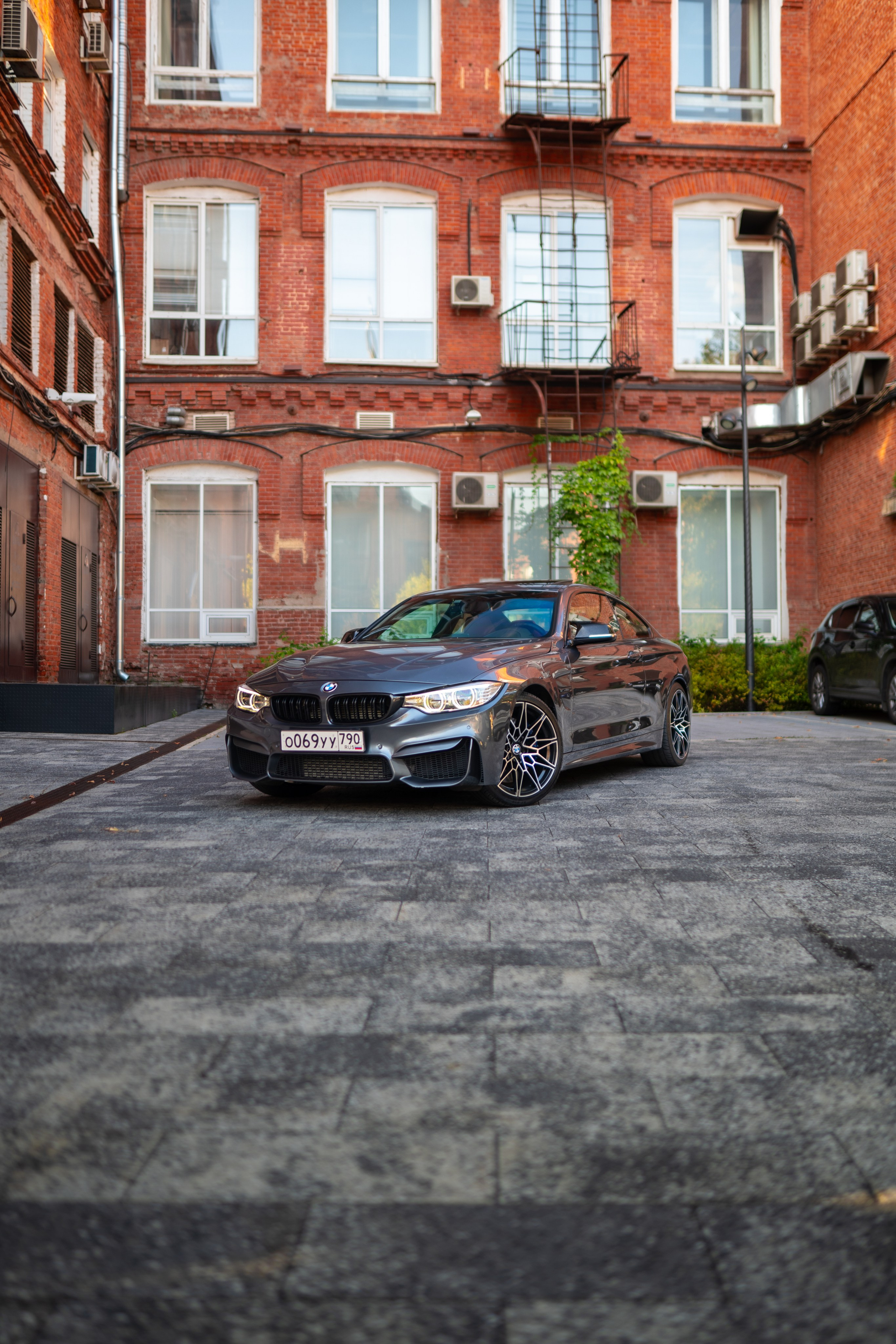 BMW 4-series. Mirllaev