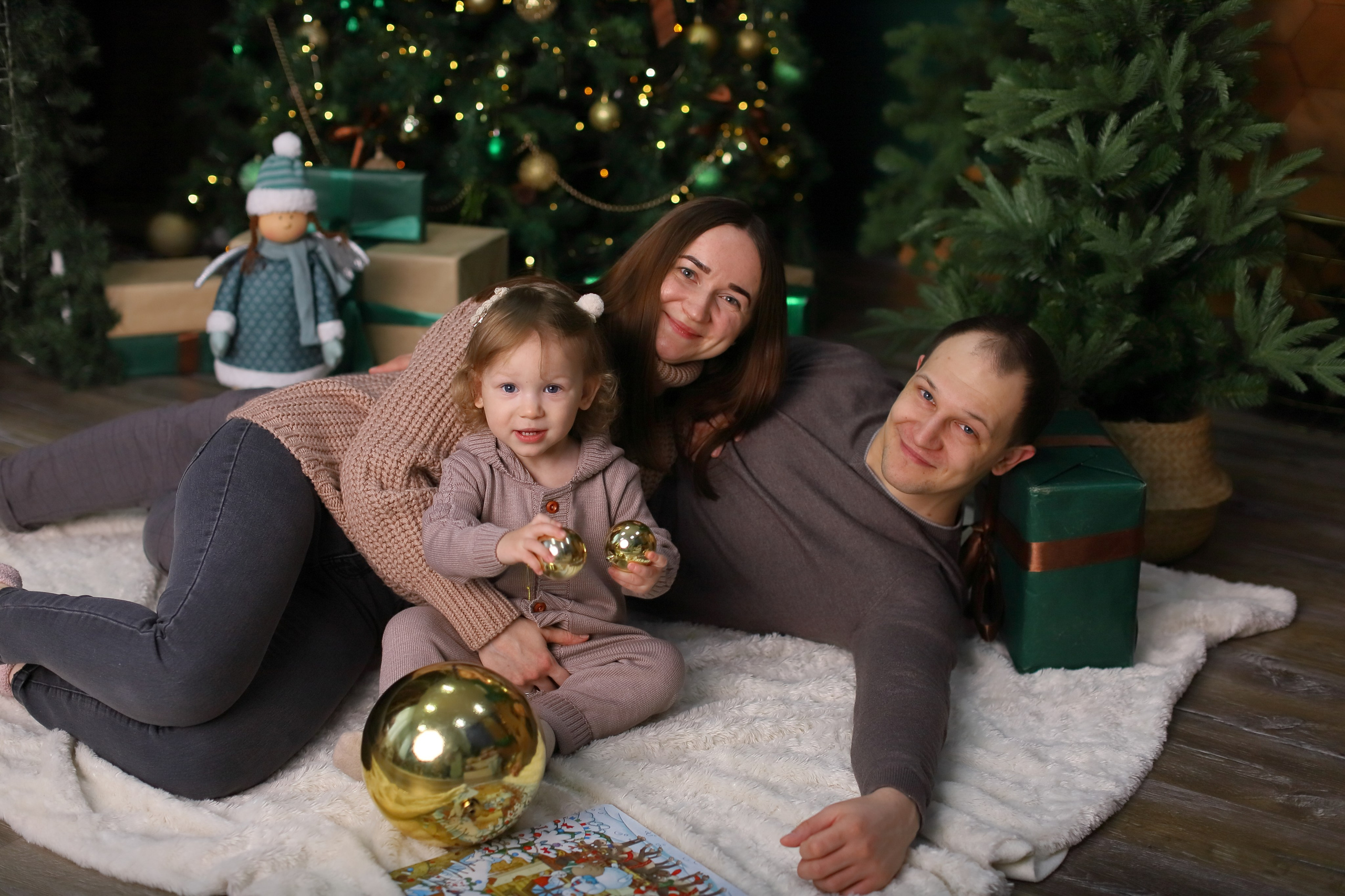 Семейные фотосессии в интерьере. Интерьерная фотостудия Toffee Studio