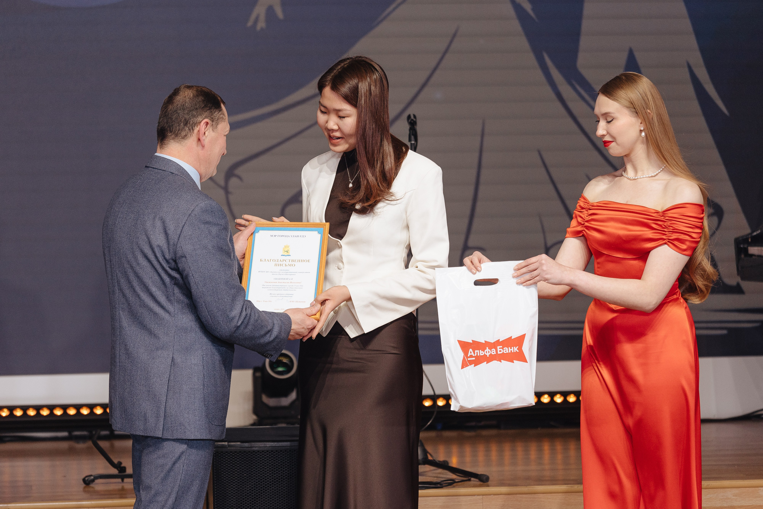 Студенческий бал. Свадебный и семейный фотограф в Улан-Удэ