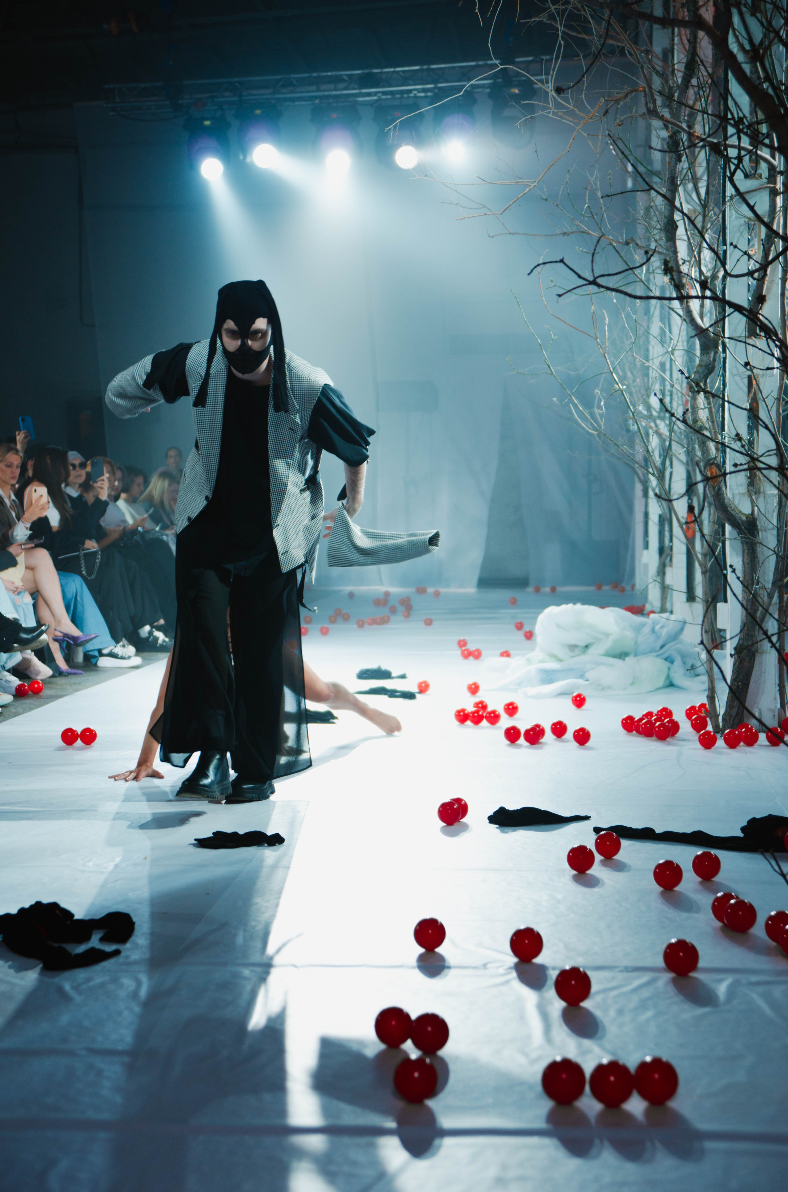 Показ «Красный Шум». Ксения Glossa. Портретный и репортажный фотограф в Самаре