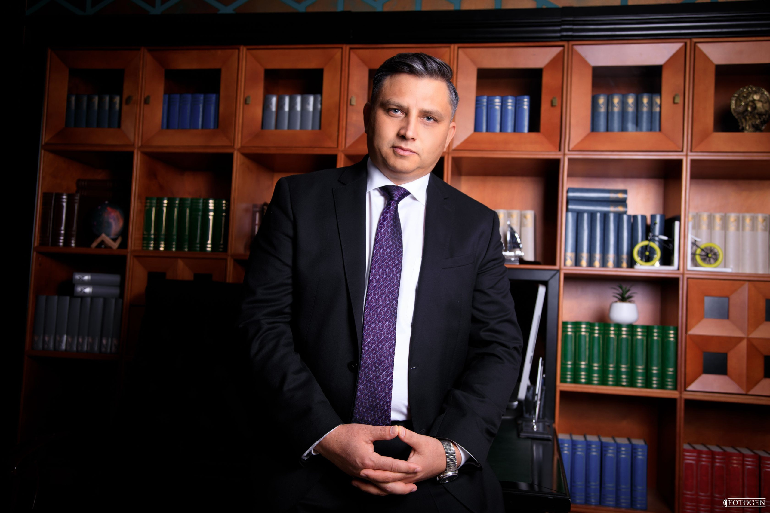 Деловые портреты для мужчин | Премиум сегмент Fotogen. Интерьерная фотостудия FOTOGEN г. Краснодар