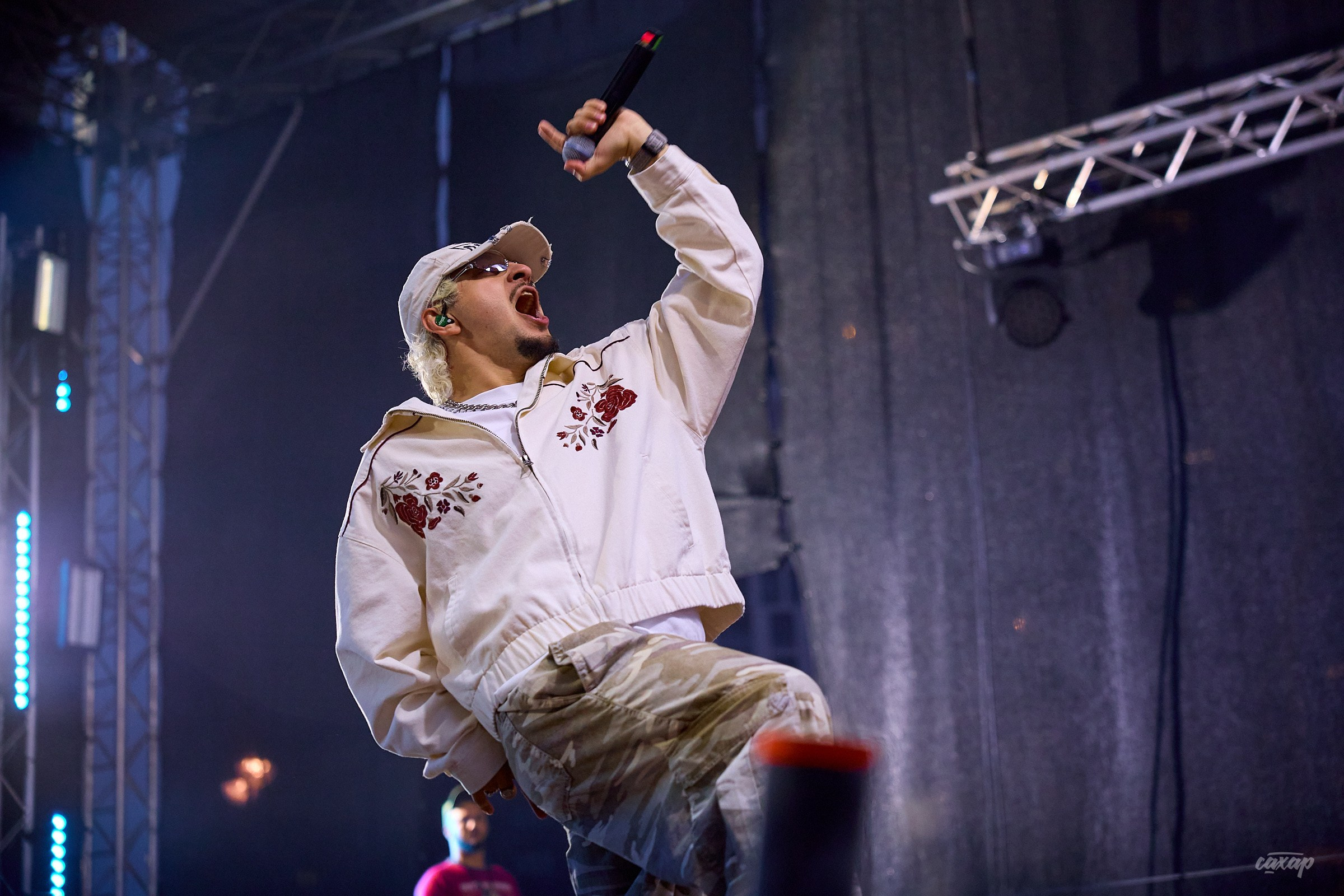 Sqwoz Bab. Профессиональный фотограф в Екатеринбурге Юра Сахар