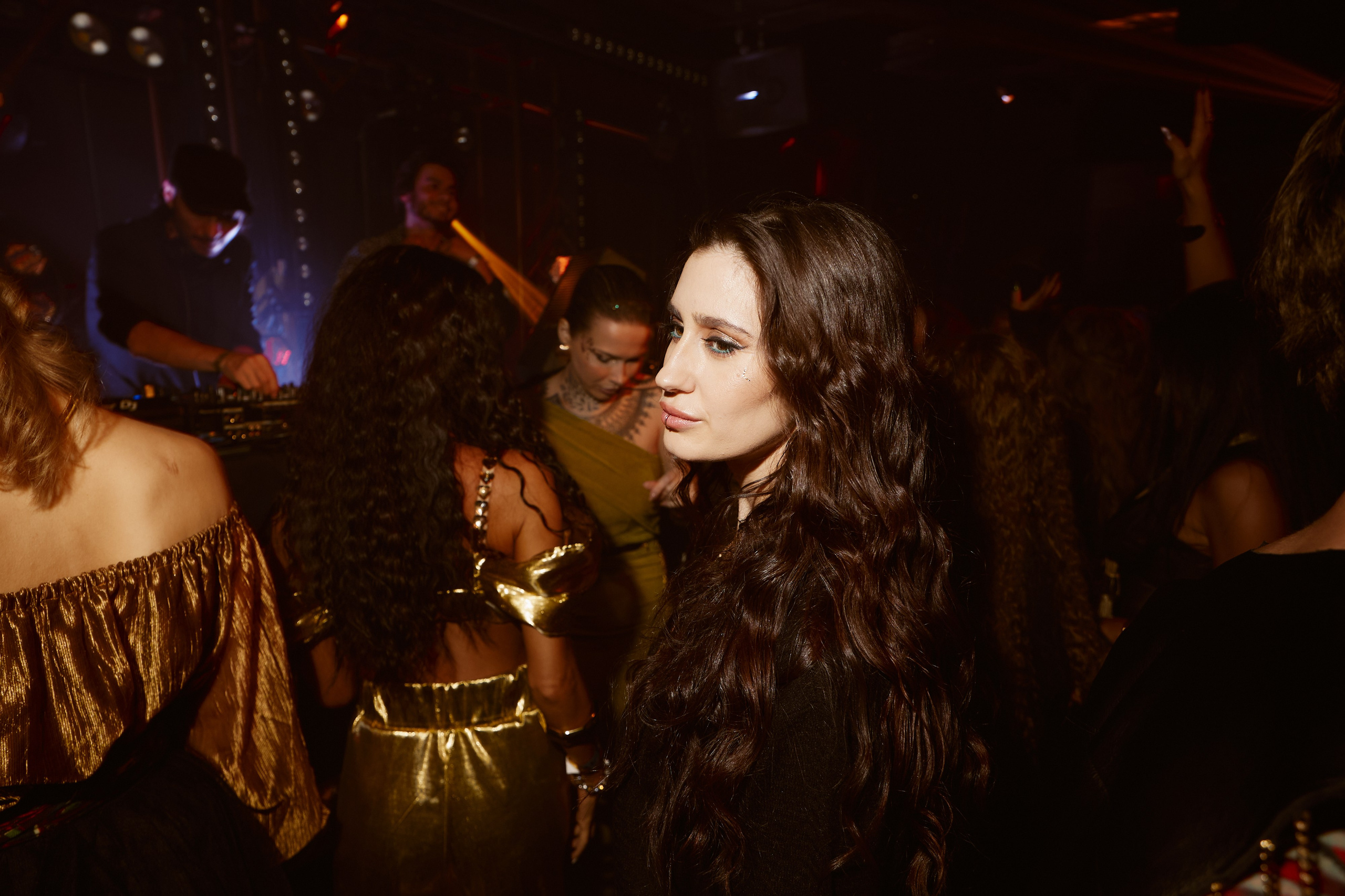 ILLEGAL FRIENDS MIRAGE. ФОТОГРАФ НА МЕРОПРИЯТИЕ ОТ СОЛЬ МЕДИА PRODUCTION