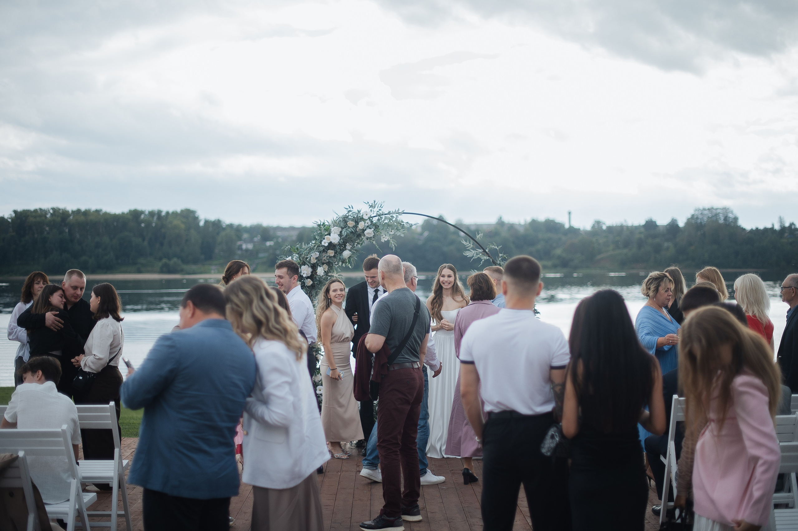 Свадьба на берегу Волги. Свадебный фотограф в Ярославле Денис Медоваров