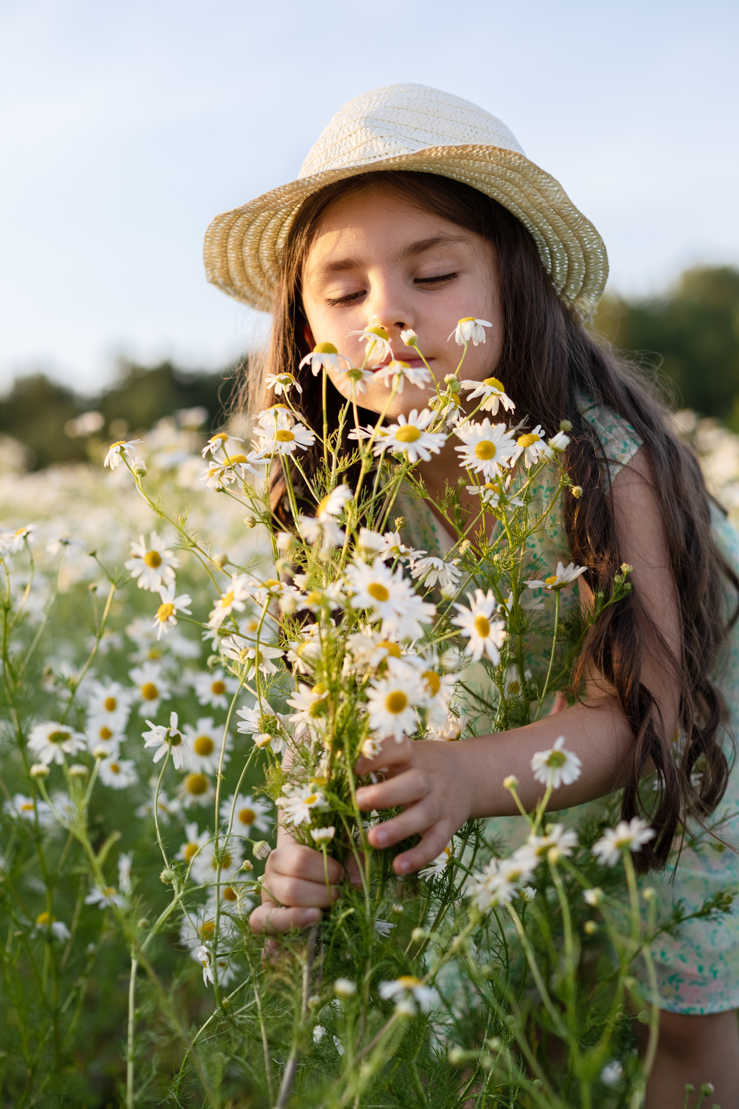 Мария и София фотосъёмка в поле с ромашками. Семейный и детский фотограф в Ногинске