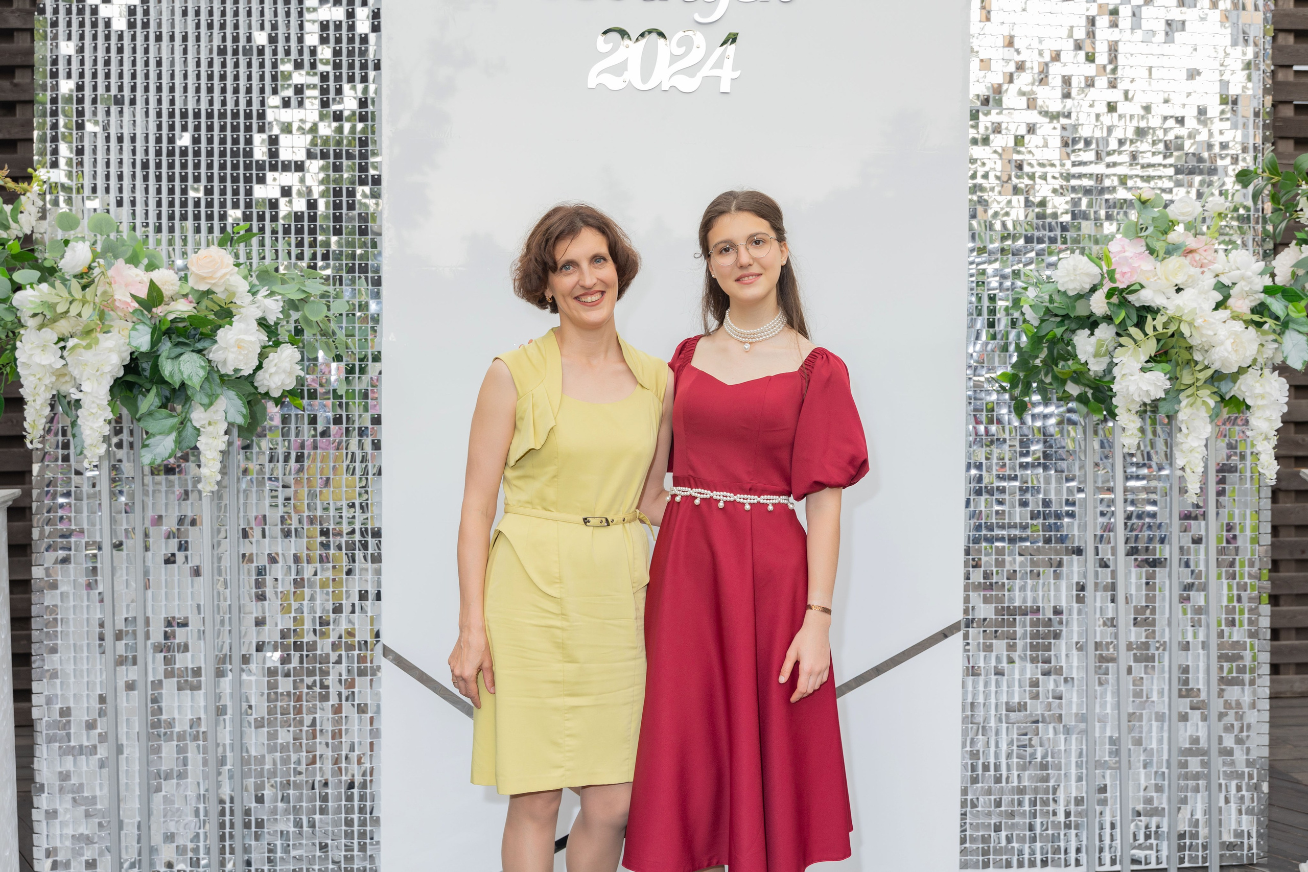 Выпускной вечер в школе № 58. Выпускные альбомы во Владивостоке