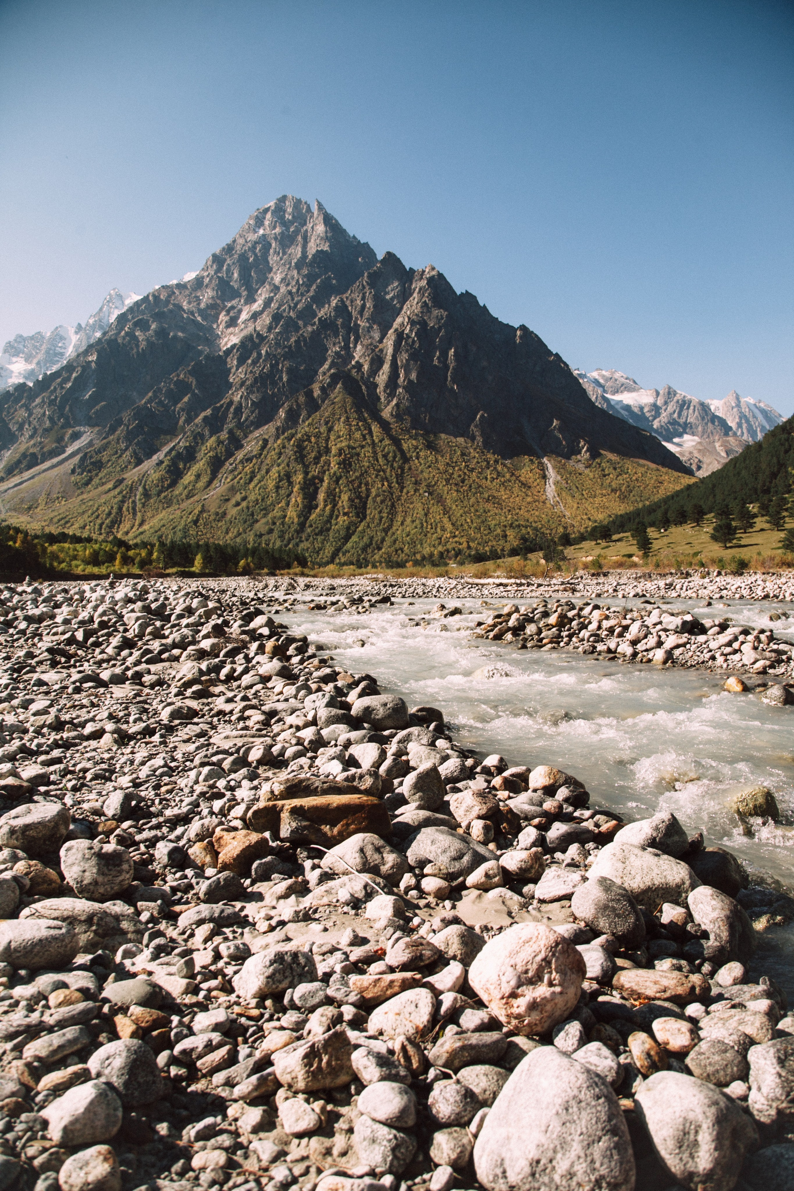 Fashion-продакшн — выездные съемки для брендов. Фотограф Продюсер в горах КБР / Москва  Нальчик Горы