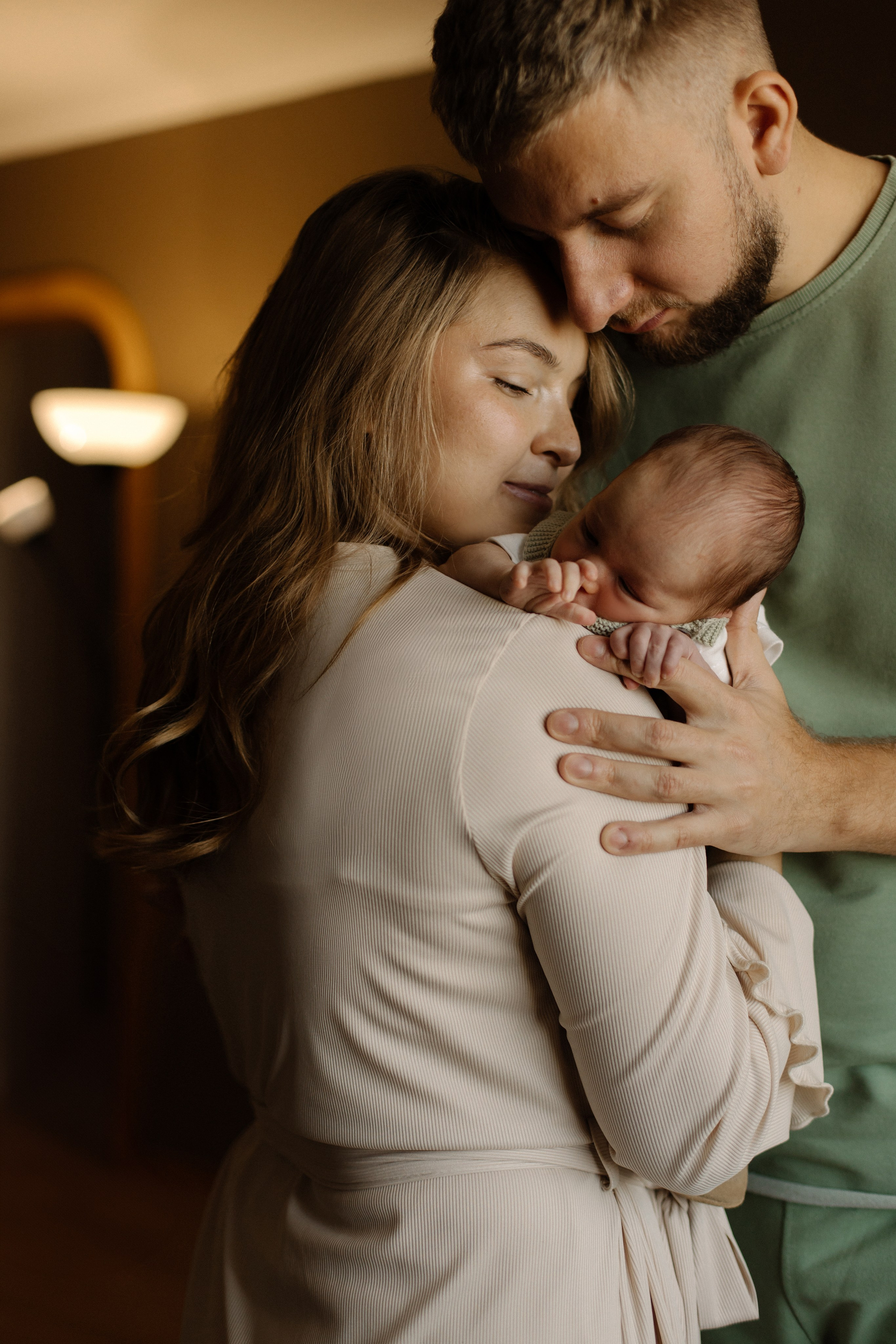 Съемка в первые недели жизни в атмосфере любви и тепла в Челябинске. Семейный фотограф, фотограф на роды в Челябинске Калистратова Кристина