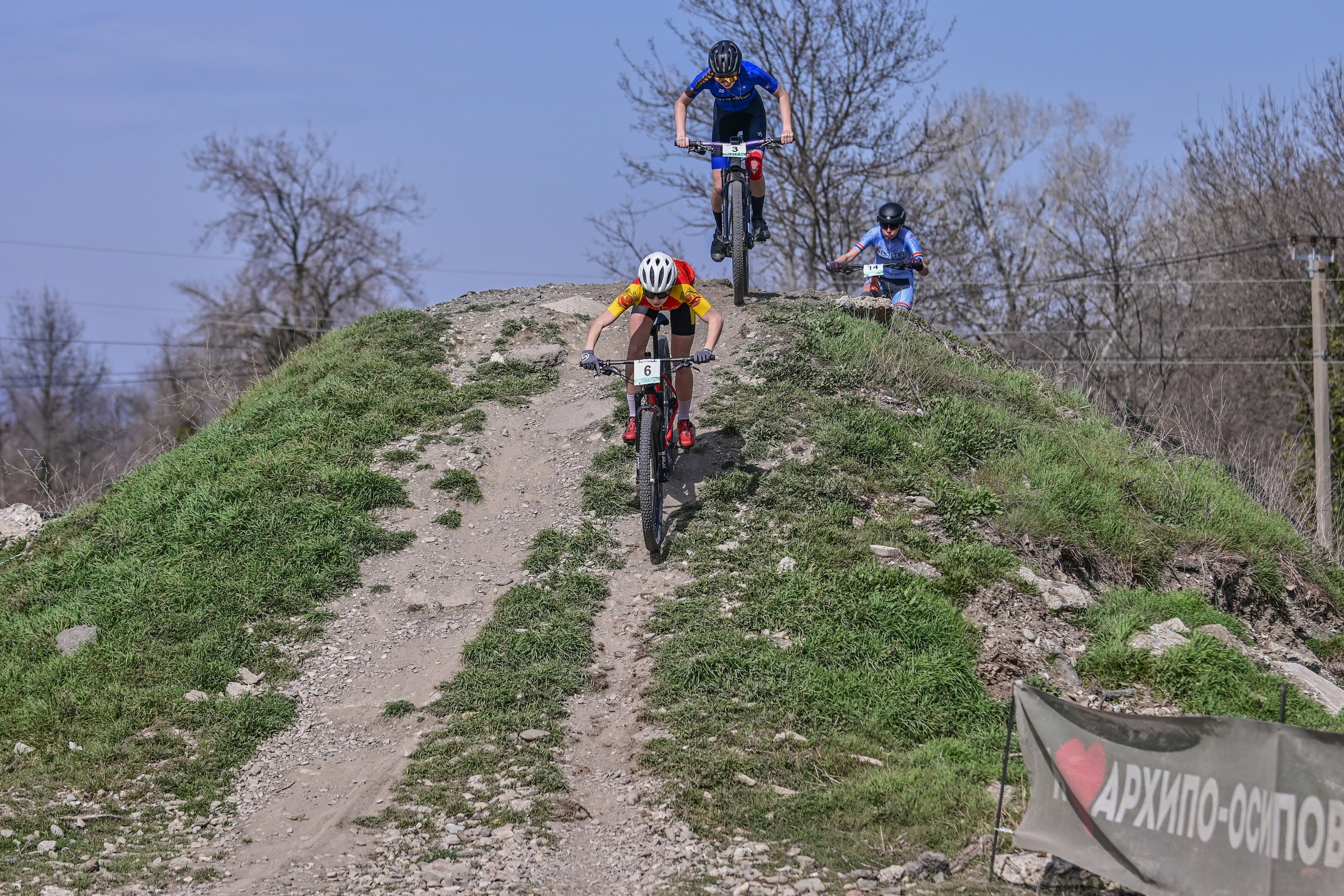 Маунтинбайк, кросс-кантри в Архипо-Осиповке 16 марта 2025. Спортивный фотограф, фотожурналист Павел Ларькин