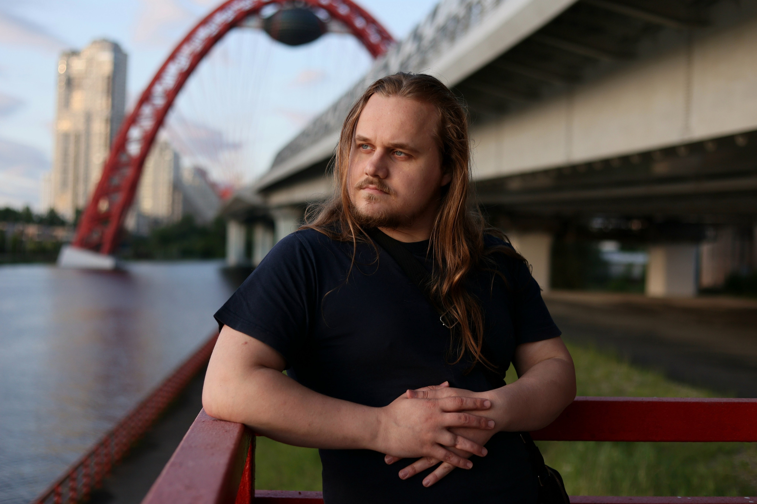 Сергей на Живописном мосту. Видеограф и фотограф Надежда Корнейчик