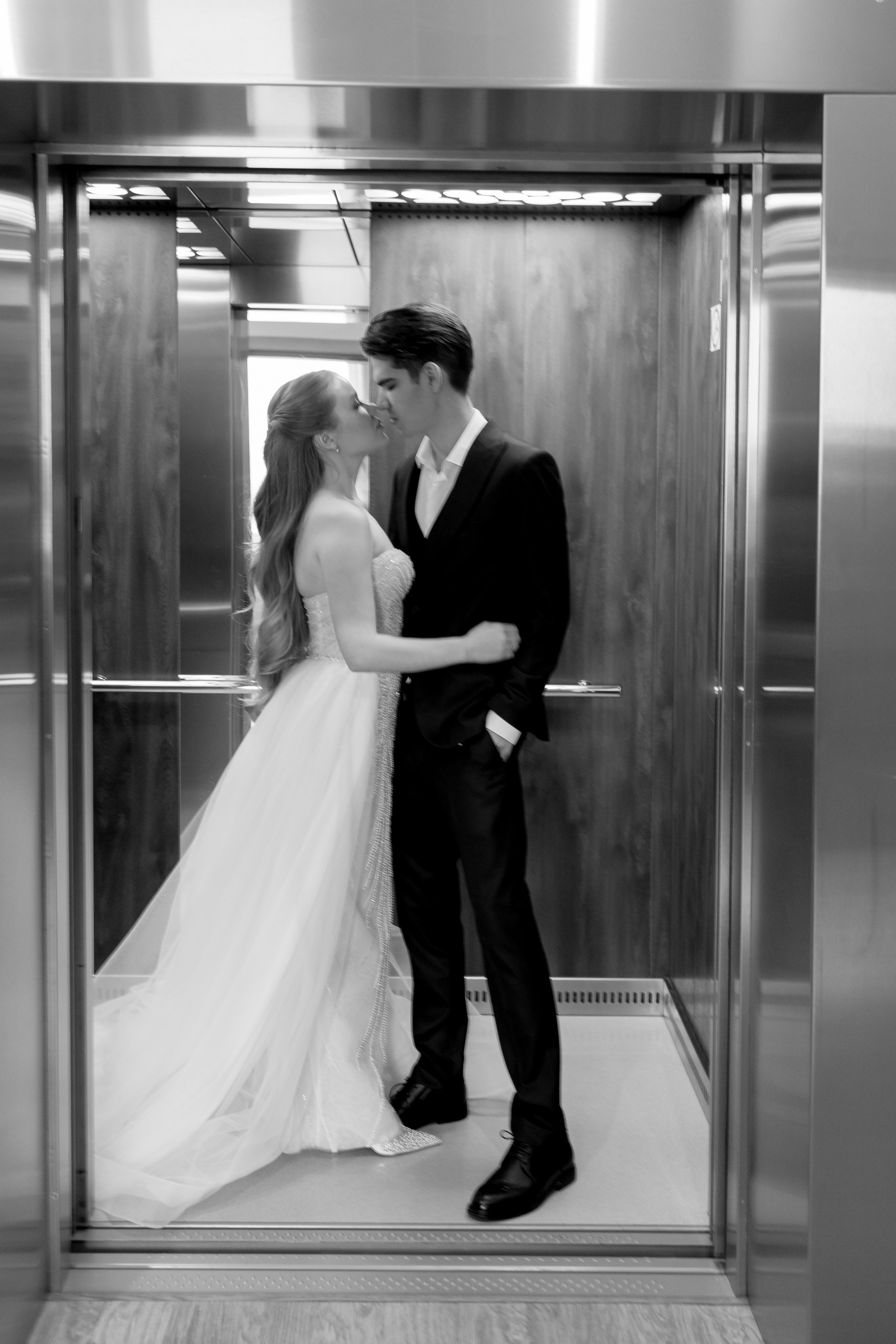 СВАДЕБНАЯ СЬЕМКА СБОРОВ В ОТЕЛЕ И ВЫЕЗД НА ЦЕРЕМОНИЮ (СНЯТО В СИБИРЕ В НИЖНЕВАРТОВСКЕ). Профессиональный фотограф, Санкт-Петербург — Виктория Богомолова